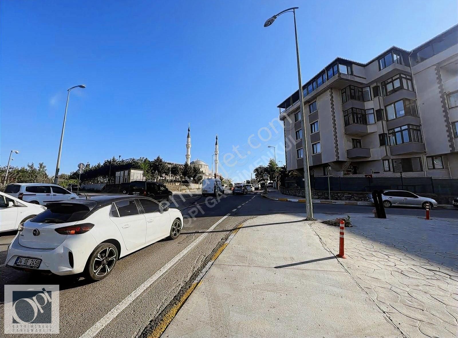 **oğuz İşbilen'den**kurtköyde 1+1 Arakat Yatırıma Uygun Daire