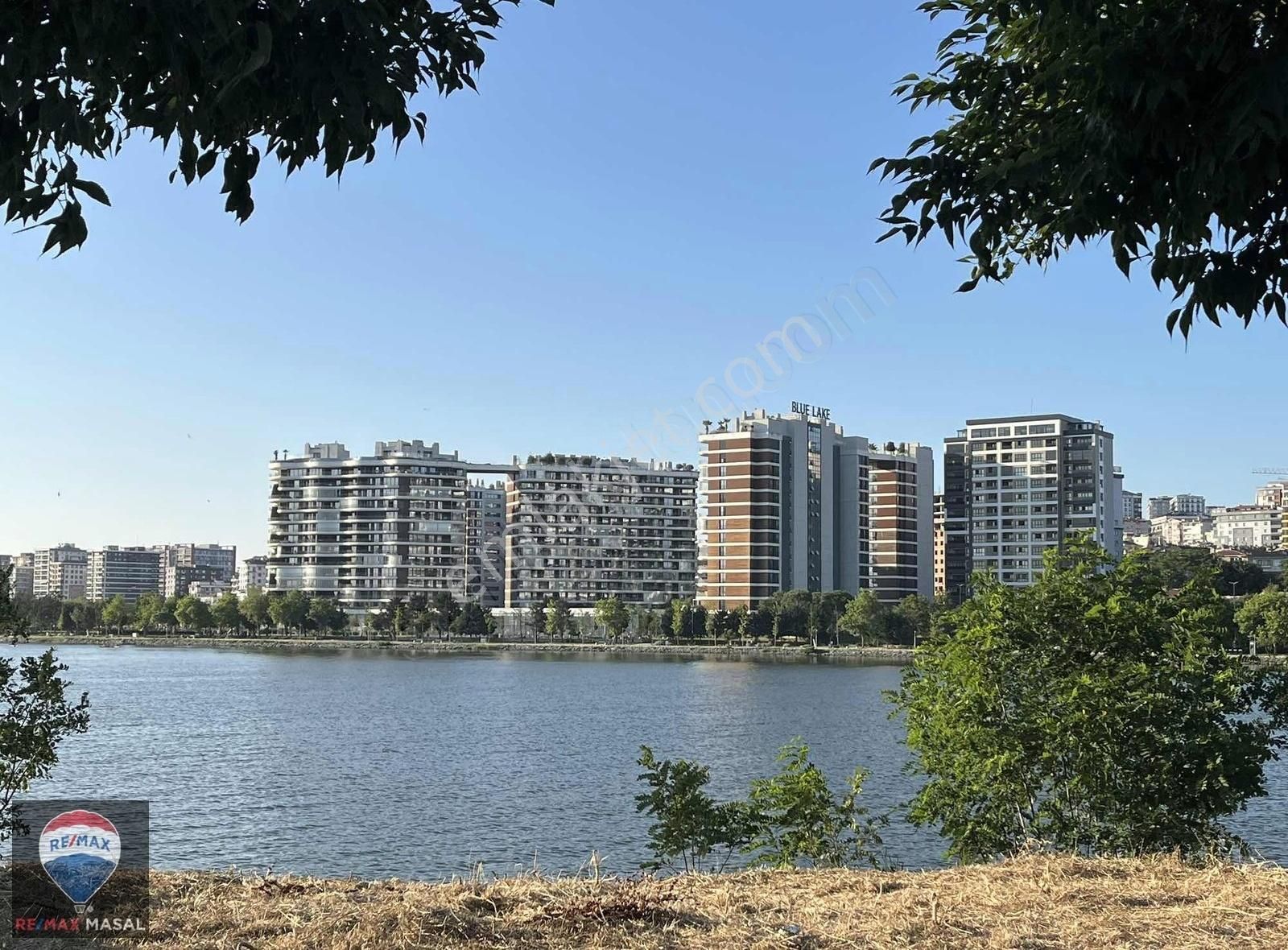Blue Lake Sitesinde Satılık 3,5+1 Bahçe Dubleksi