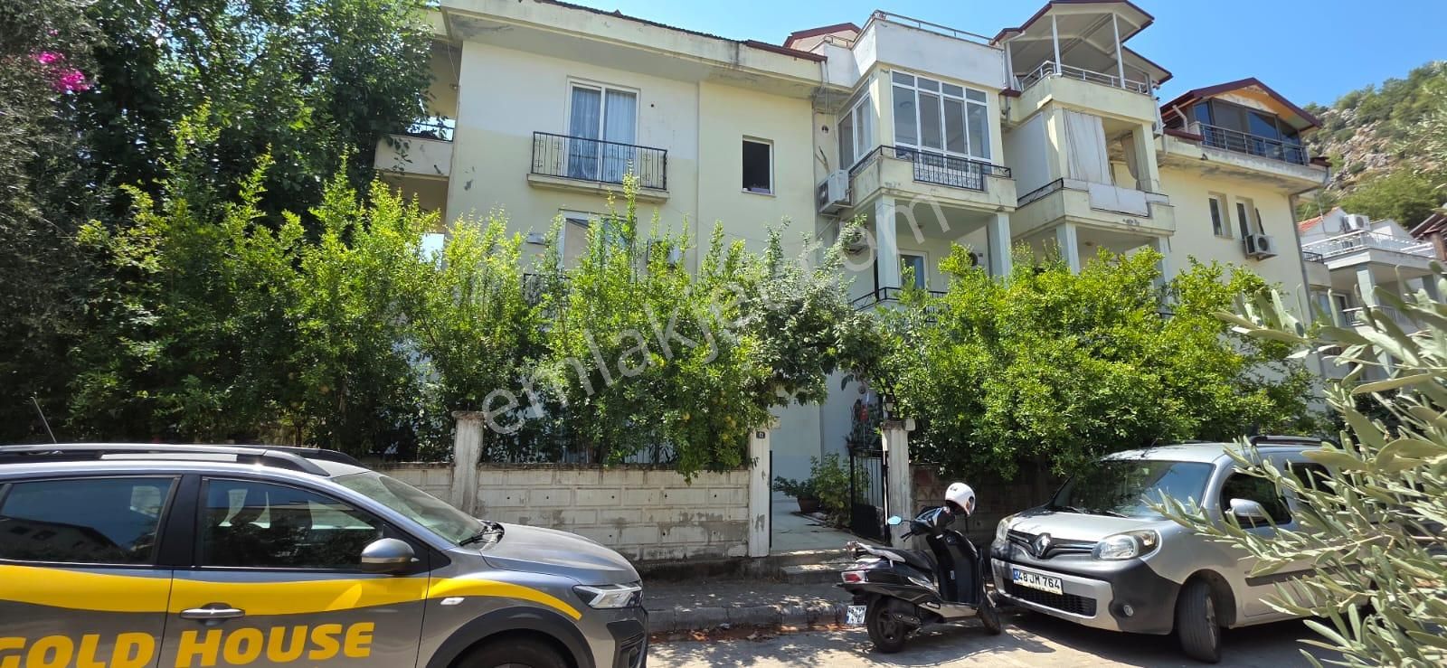Goldhouse Dan Satılık Daire Bahçe Kullanımlı Taşyaka Da Giriş 2+1
