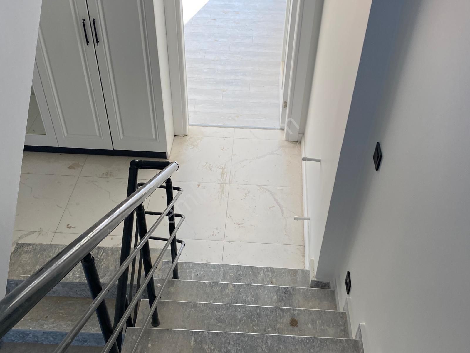 Güre’de Deniz Manzaralı 4+1 Sıfır Müstakil Villa – 3 Banyo, 200 M² Bahçe, Kat Kaloriferli - Görsel 9