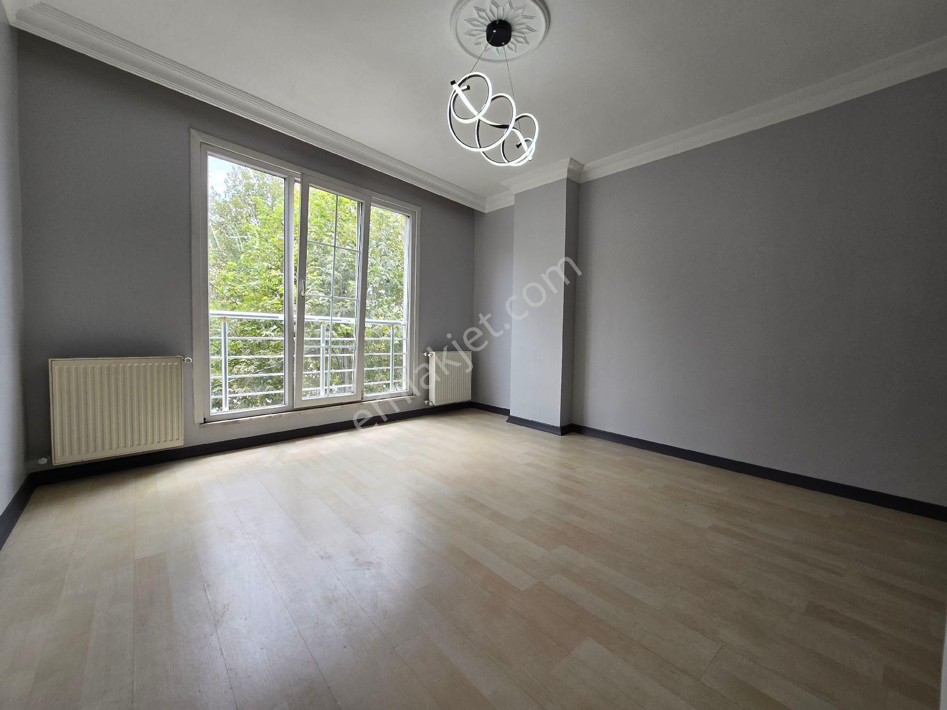 Acil Satılık Cadde Üzerinde 2+1 Arakat Ferah Daire
