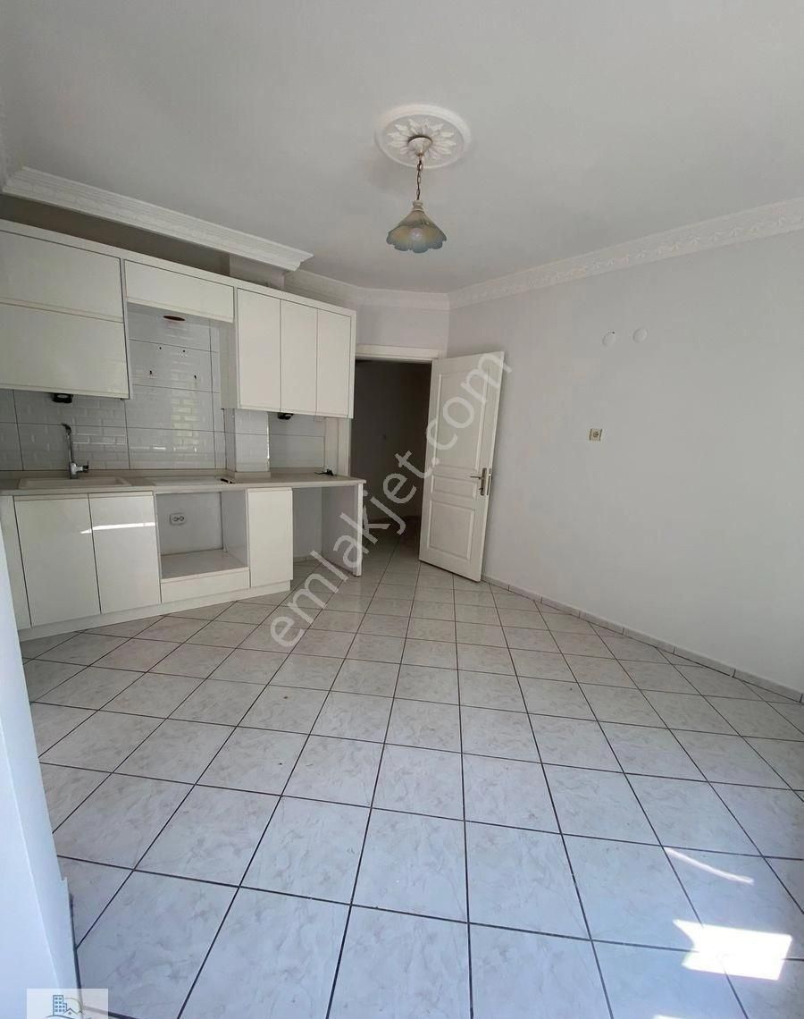 Çamlık Mahallesinde Denize Yürüme Mesafesinde 2+1 Tadilatlı Daire - Görsel 7