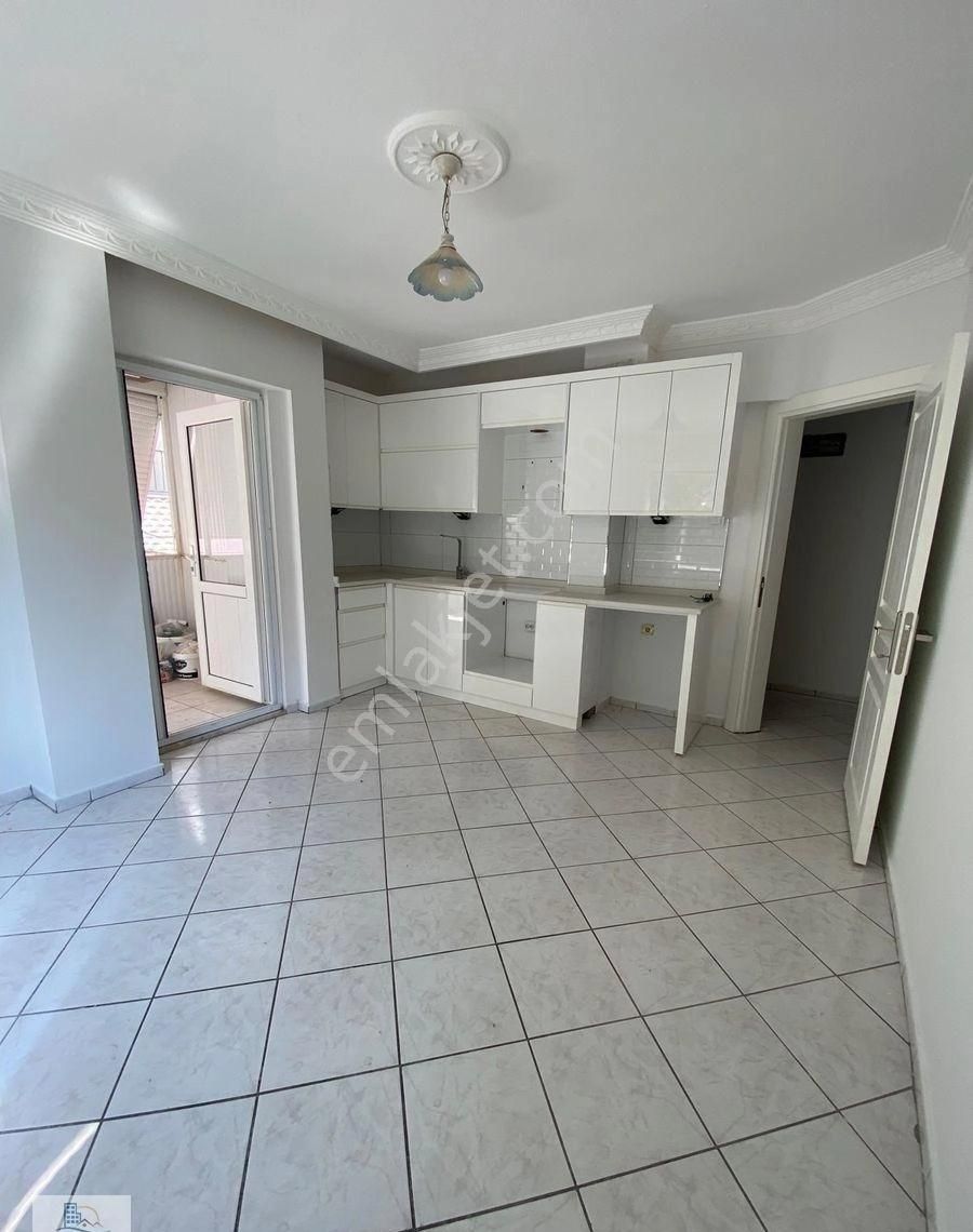 Çamlık Mahallesinde Denize Yürüme Mesafesinde 2+1 Tadilatlı Daire - Görsel 5