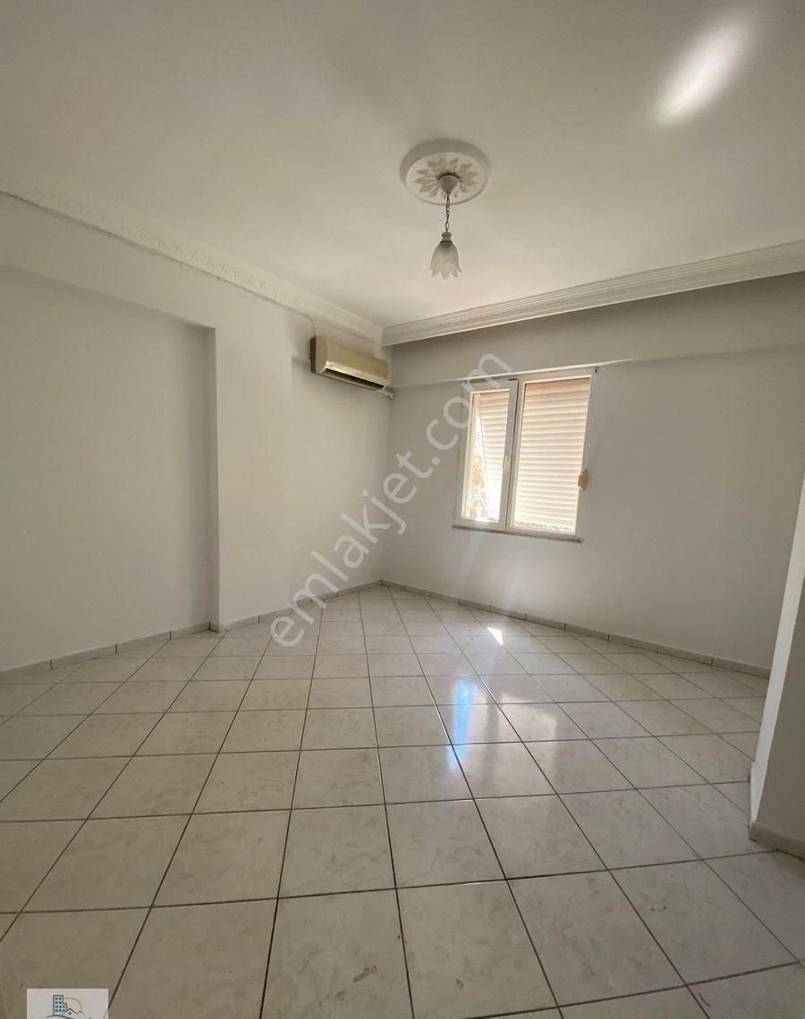 Çamlık Mahallesinde Denize Yürüme Mesafesinde 2+1 Tadilatlı Daire - Görsel 4