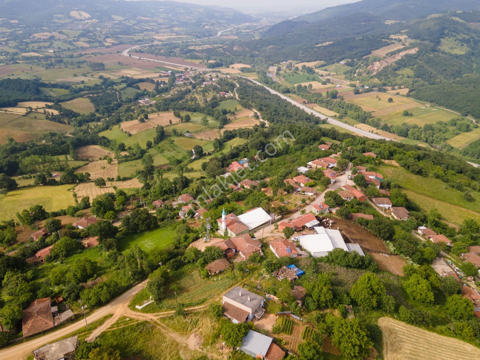 Biga Kapanbelen Köyünde Çan Yoluna Yakın 1.632,03 M² Tarla
