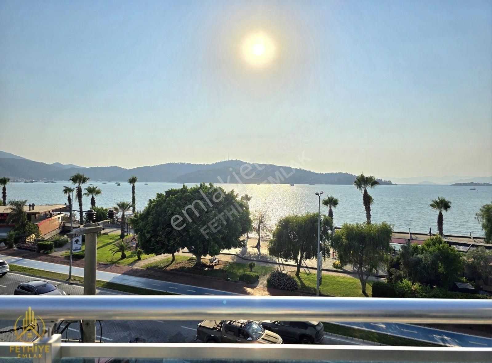Fethiye Merkez'de Denize Sıfır 1+0 65m2 Eşyalı Stüdyo Daire
