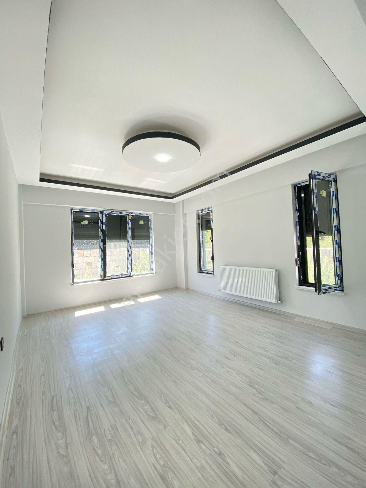 Elisa Gyo// İldeme 3 Dakika Mesafede Gesi Meydanda Satılık 2+1 Lüks Villa - Görsel 3