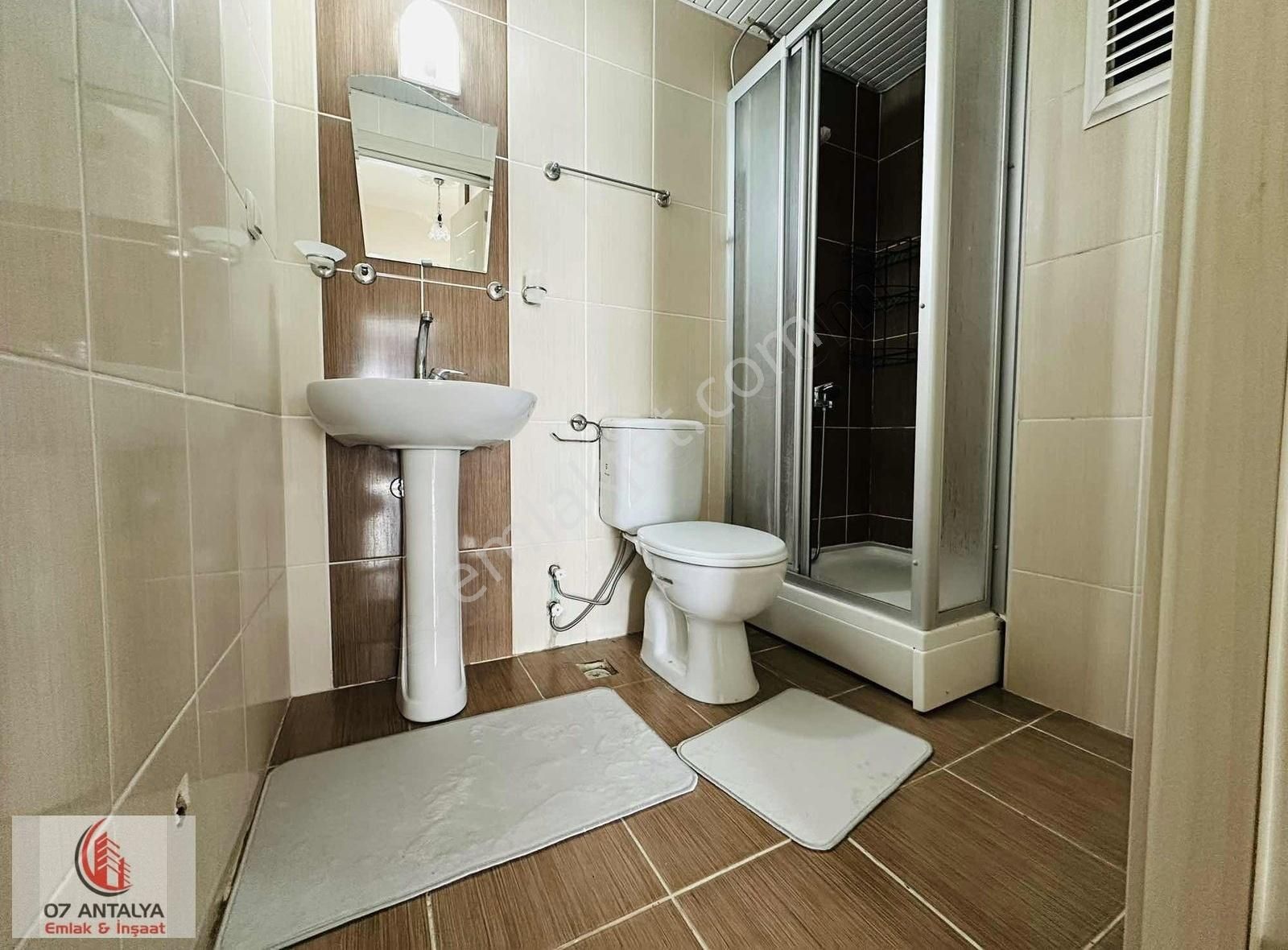 Konukseverde Cadde Dibi. Full Temiz Eşyalı. Katta 2+1 Kiralık
