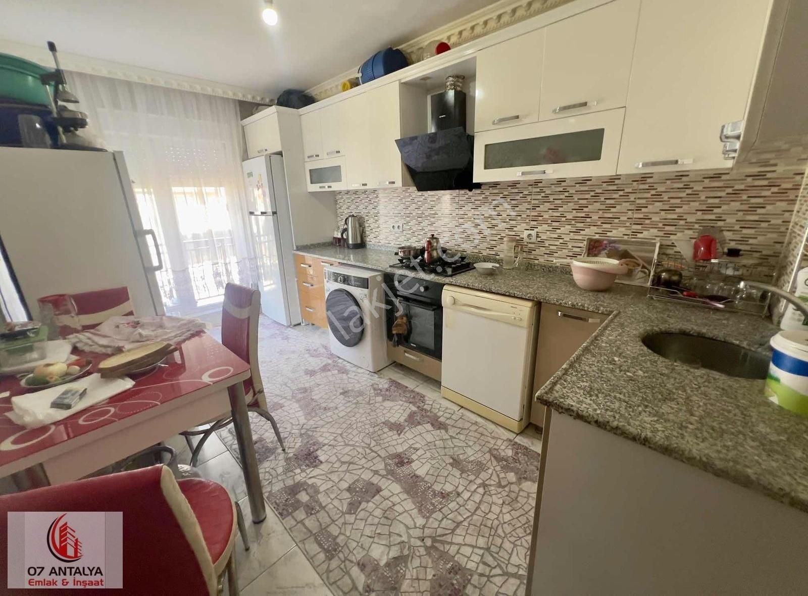 Yeşilırmak Cad Tramvay,soylu Fırın Yanı Asansör Geniş 2+1 Kredi