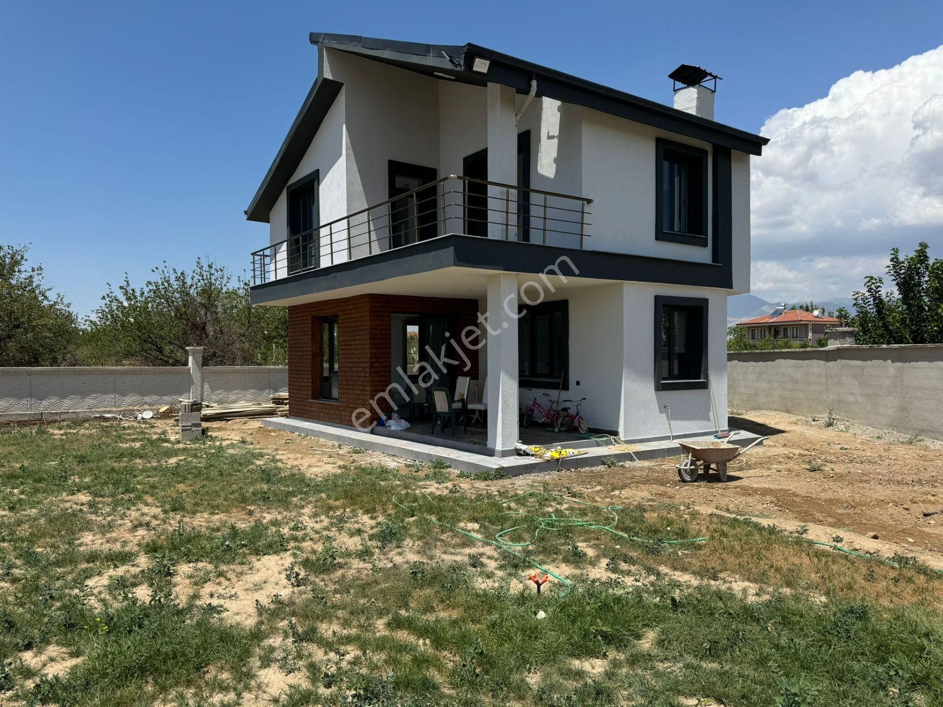 E.gökal Sazlıca Aşağı Merkezi Konum Doğalgaz Bağlı Full Dublex !