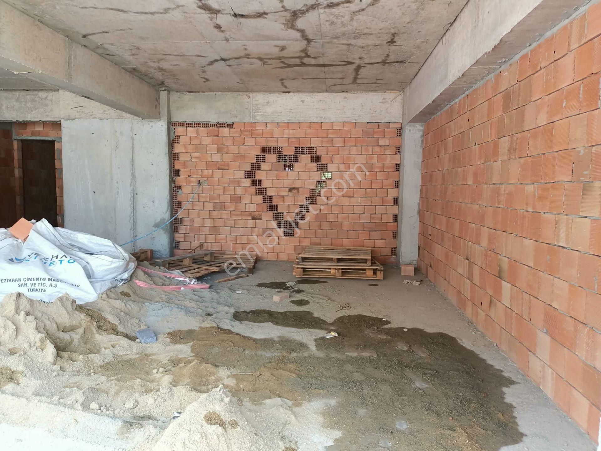 Körfez Güney Mahallesinde 3+1 Arakat Ebeveyn Banyolu Yerden Isıtmalı