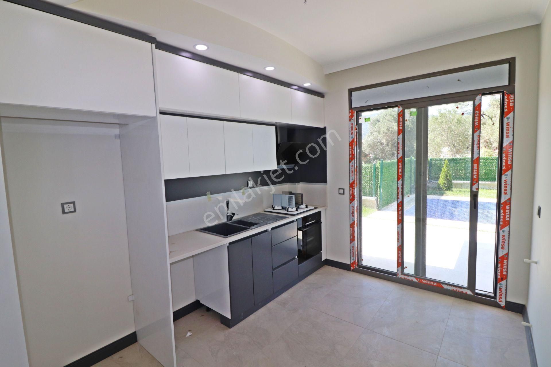 Irmaksudan Güre De Deniz Manzaralı Müstakil Havuzlu 4+1 Villa - Görsel 12