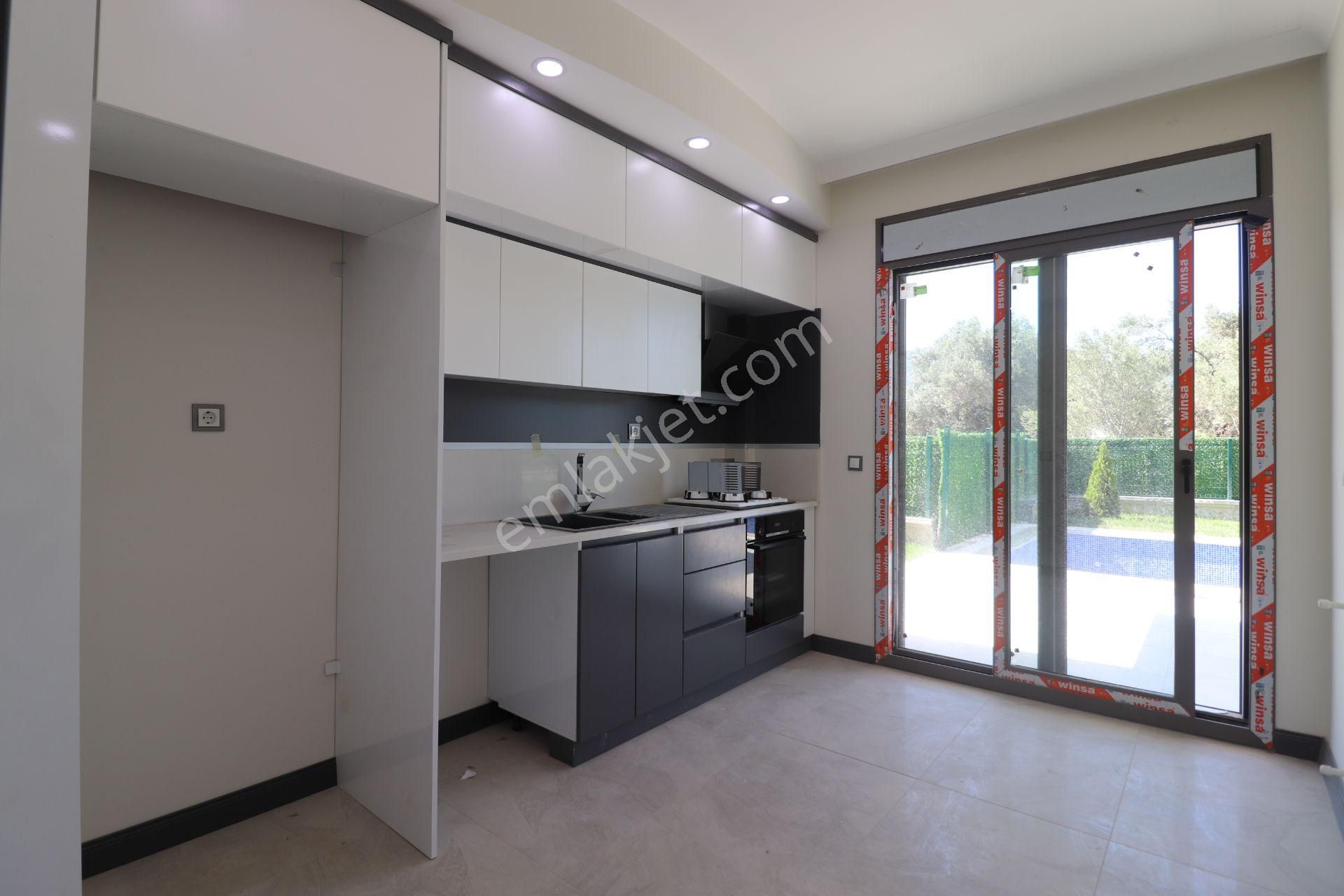Irmaksudan Güre De Deniz Manzaralı Müstakil Havuzlu 4+1 Villa - Görsel 3