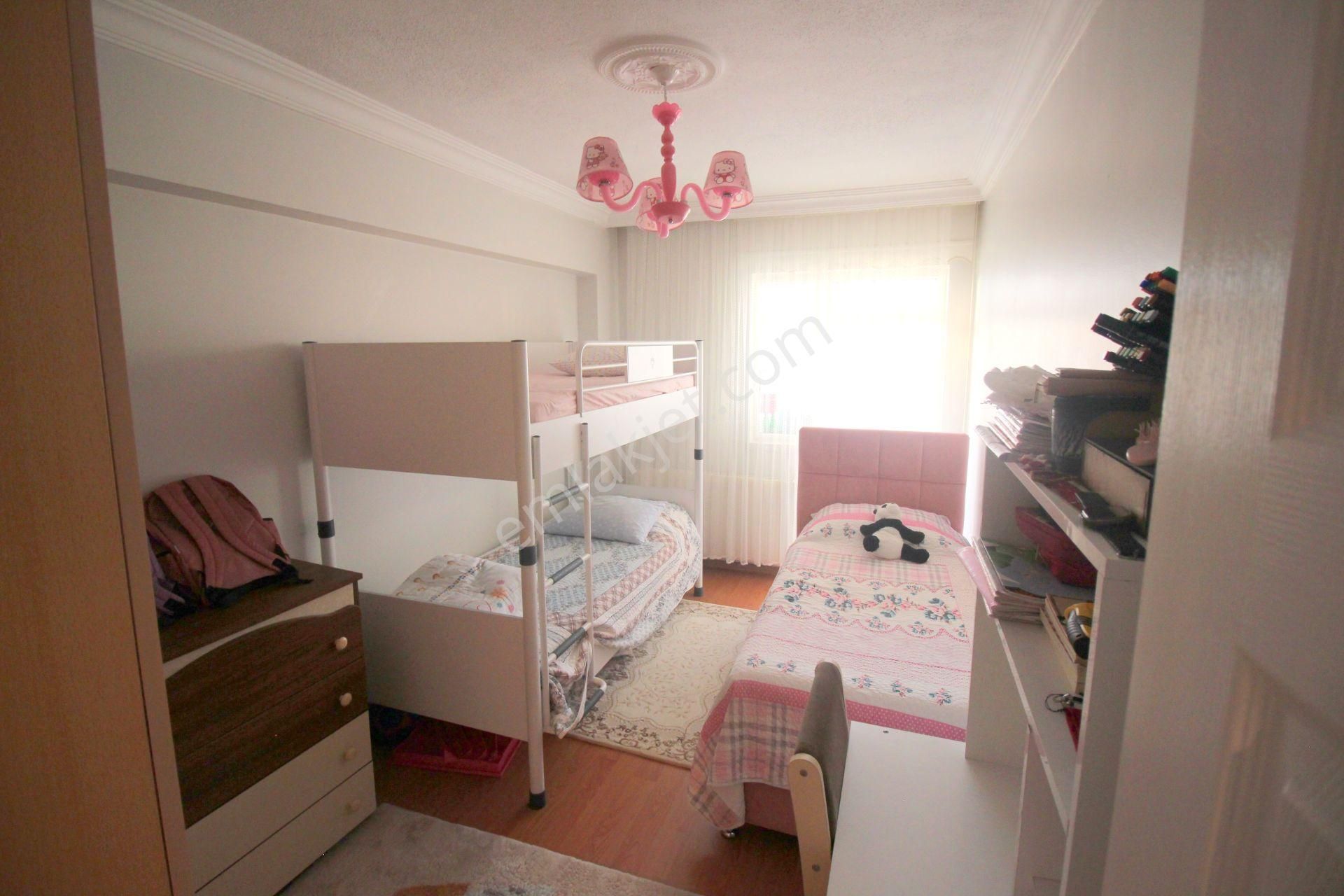 Emre Emlaktan Piyade Mahallesinde Geniş Ferah Masrafsız 3+1 Satılık Daire - Görsel 8