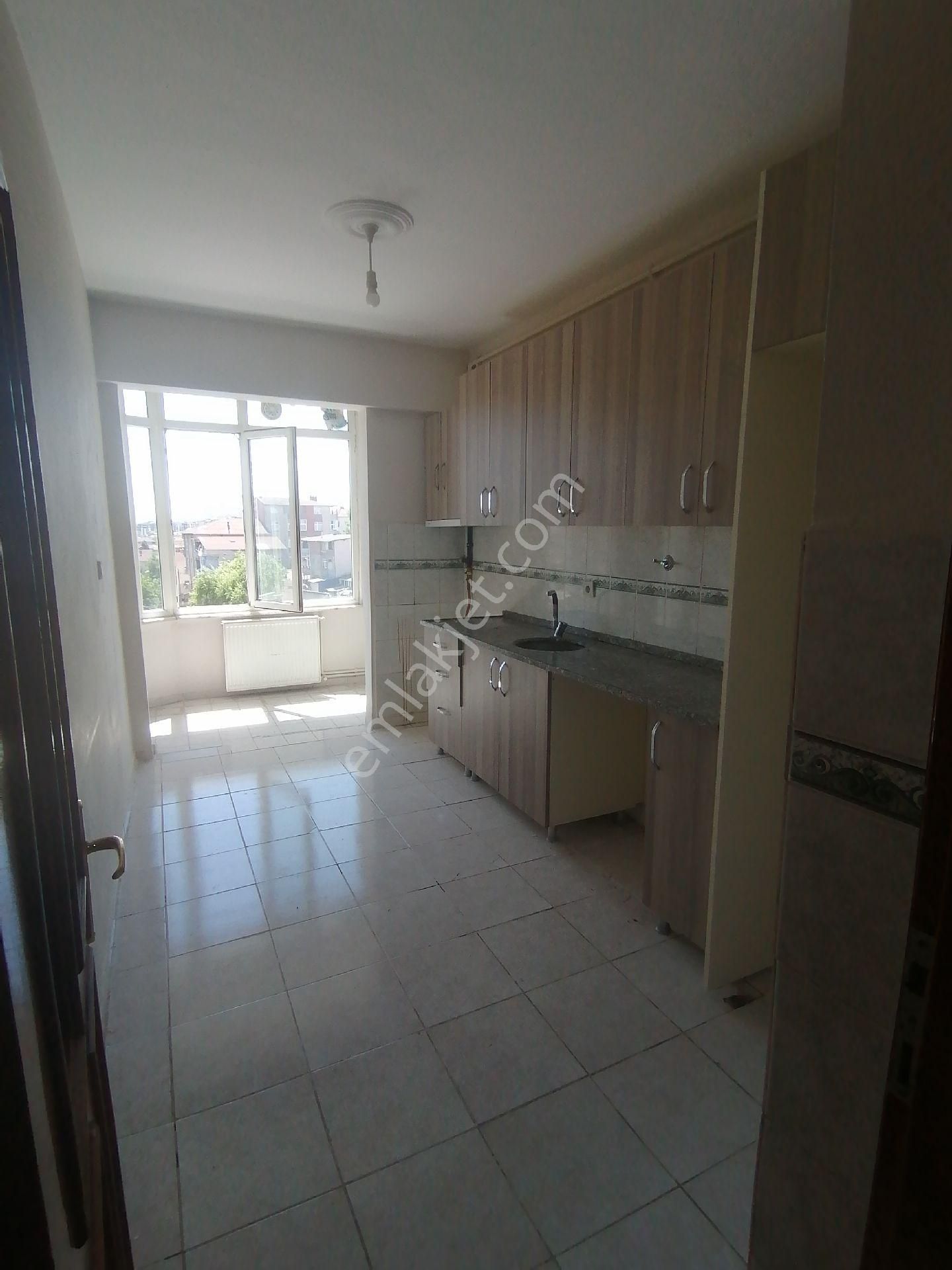 Ataşehir Belediye Karşısı Site İçi 3 +1 Acık Otopark Kapıcı Bahçıvan Güvenlik Görevlisi Ulaşım İyi - Görsel 35