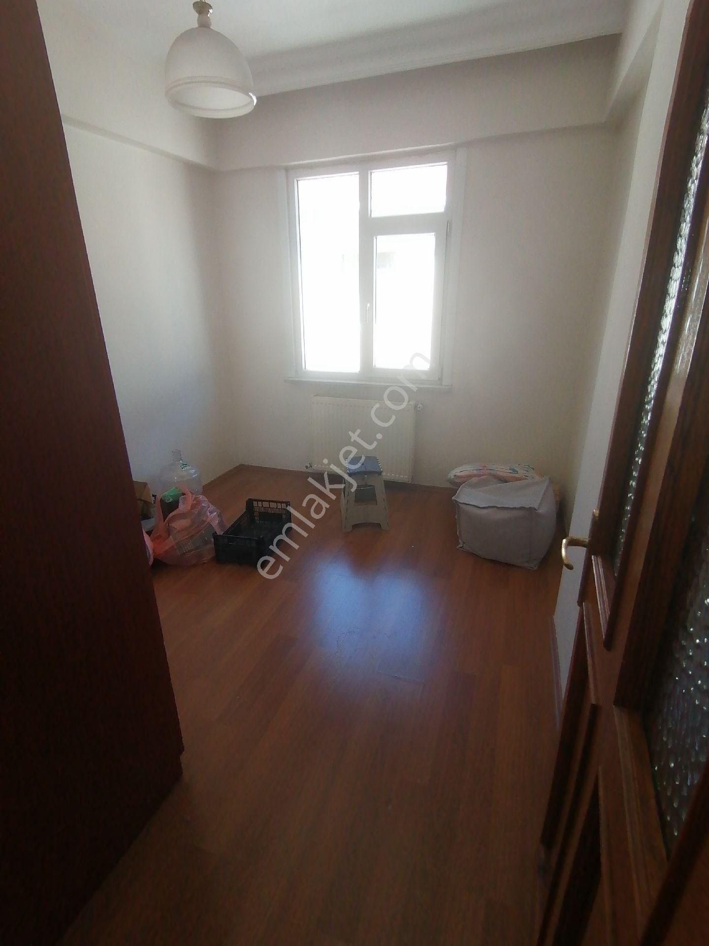 Ataşehir Belediye Karşısı Site İçi 3 +1 Acık Otopark Kapıcı Bahçıvan Güvenlik Görevlisi Ulaşım İyi - Görsel 21