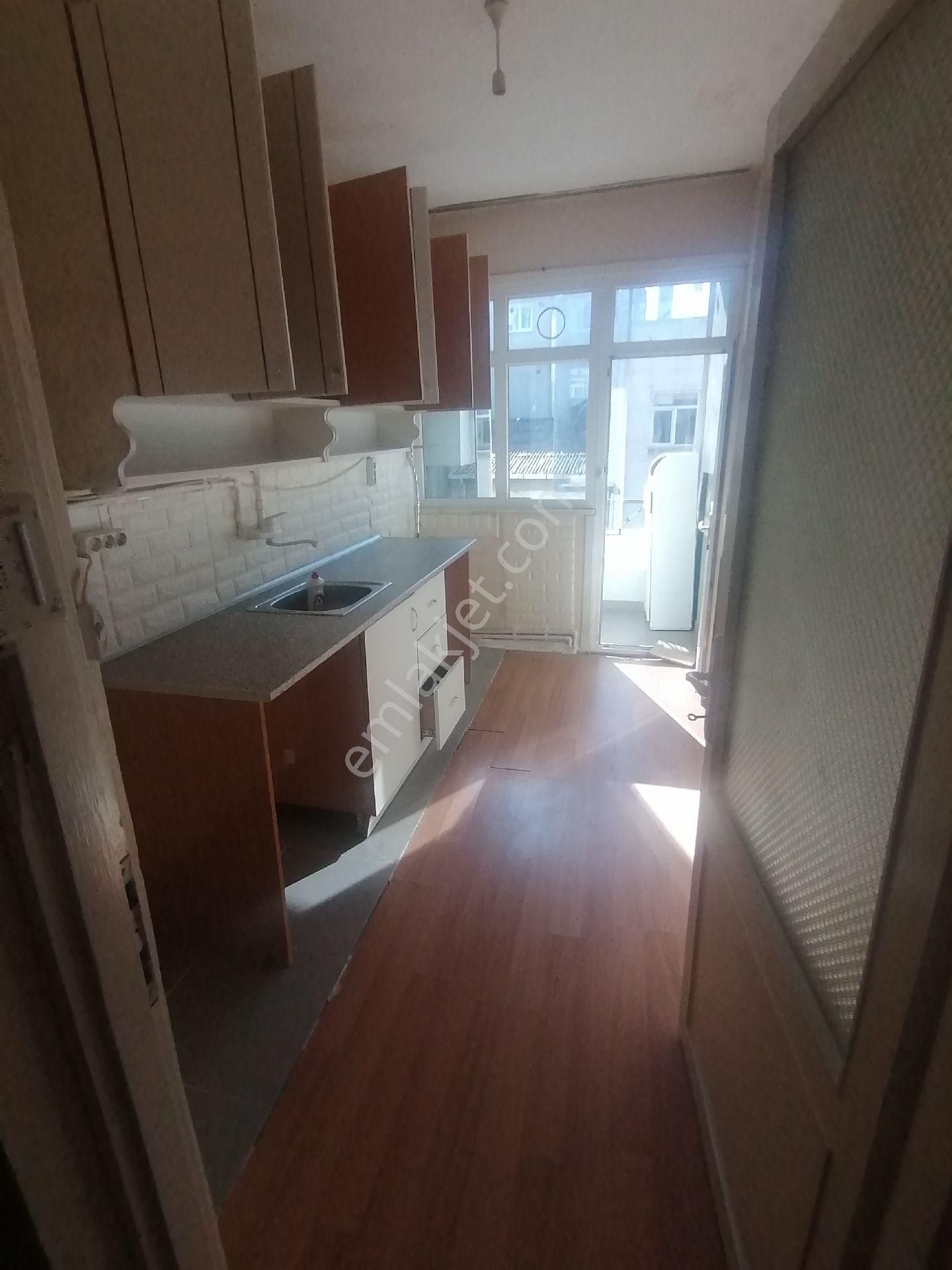 Ümraniye Tepeüstü Alemdağ Caddesi Üzeri 3 Kat 2+1 130 Metre Metro Yürüme Mesafeli Daire Tepeüstü - Görsel 27