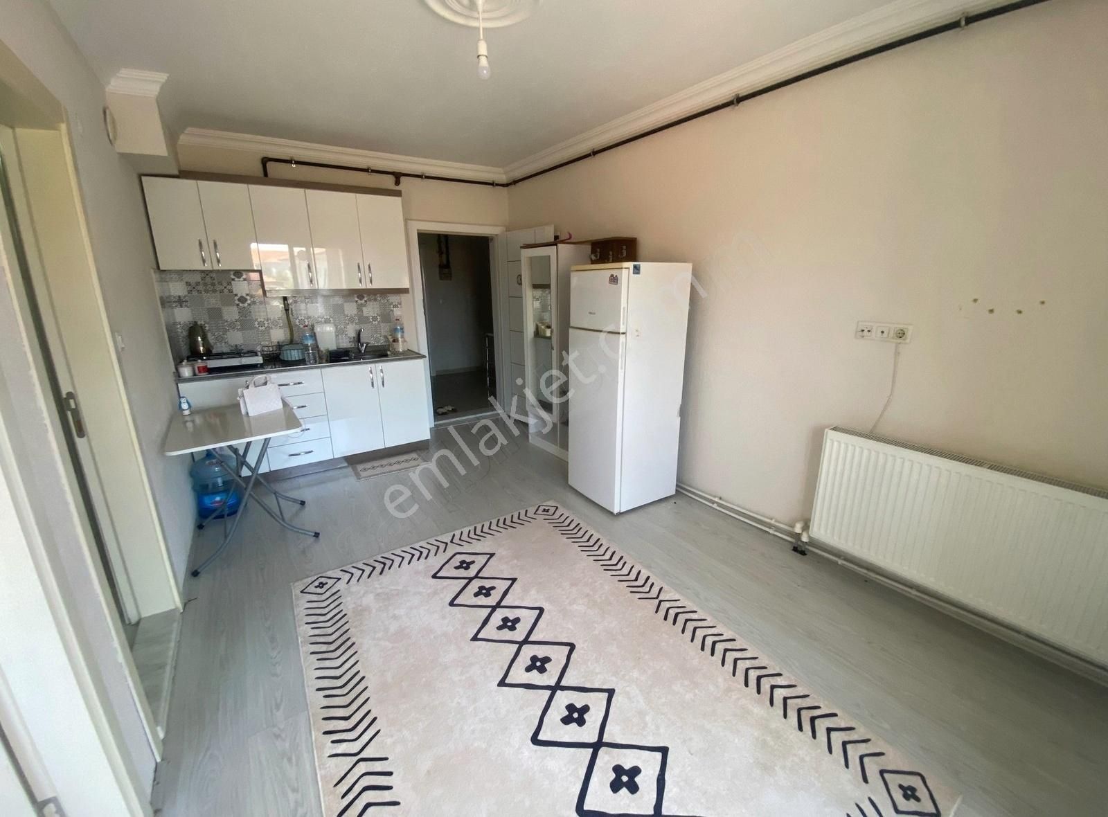 Arte Gayrimenkul'den Yeniköy'de Eşyalı Kiralık 1+1daire