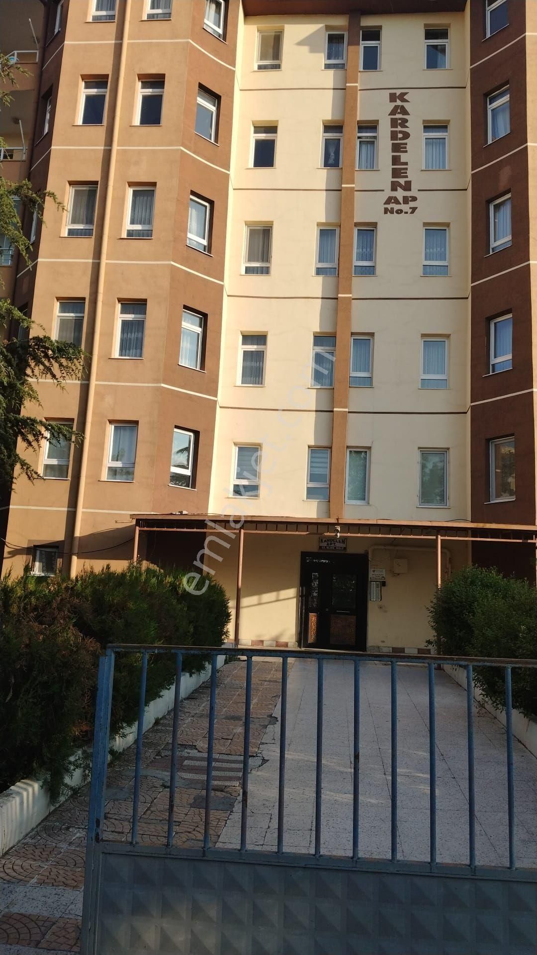 Satılık Kocasinan Mh Beyazevlerde Kullanışlı Daire