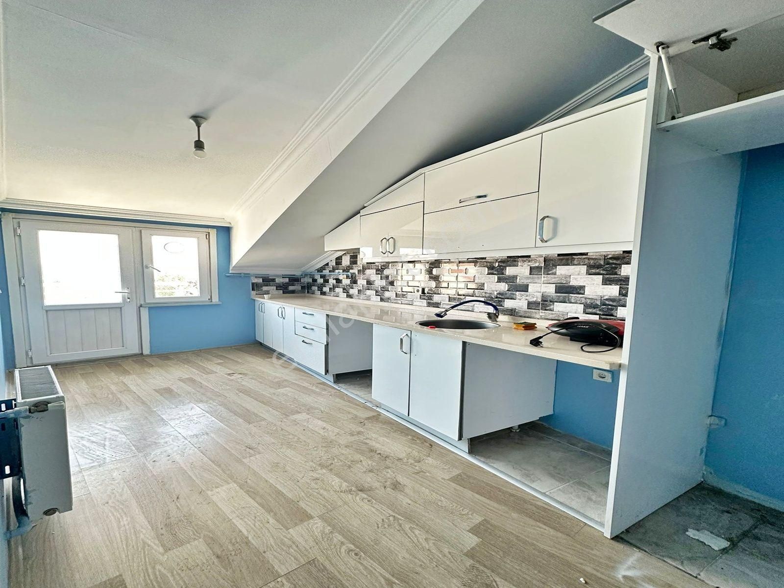 Esenyurt Necip Fazıl Kısakürek Mh 2+1 Çatı Katı Kiralık Daire - Görsel 8