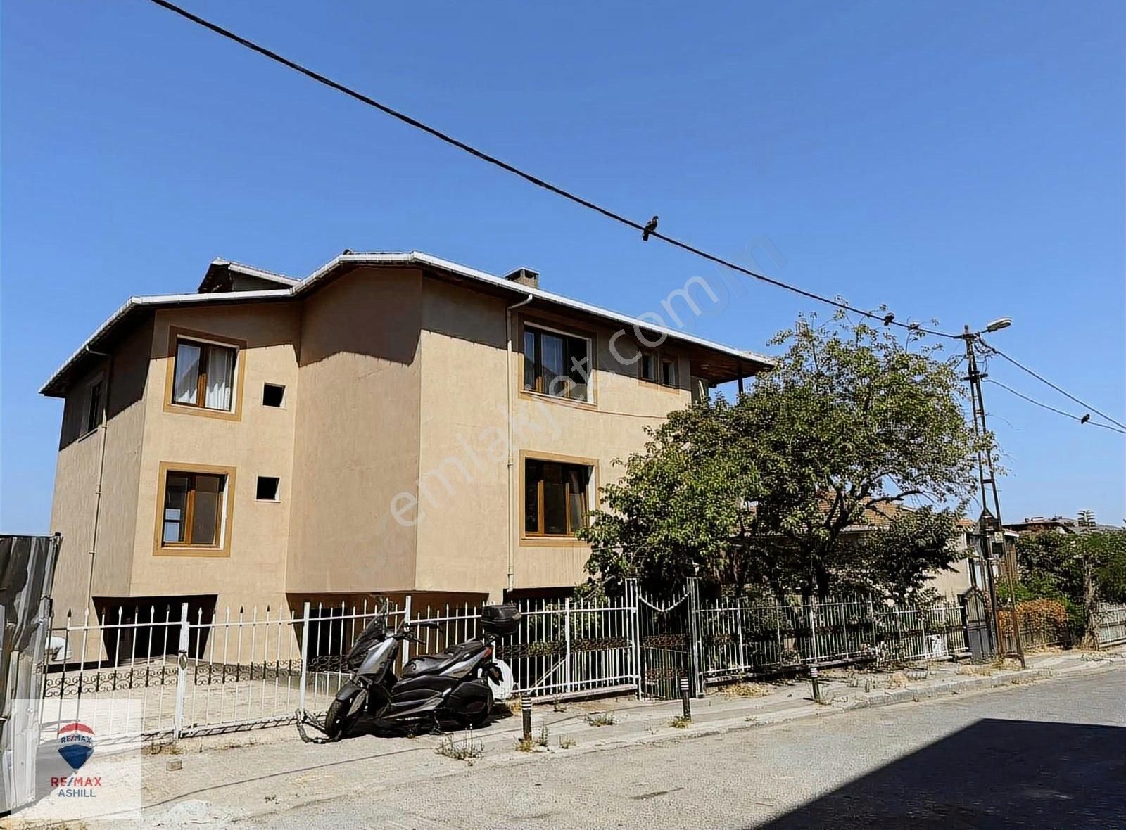 Çengelköyde Geniş Ferah 3 Cephesi Açık Kiralık Daire
