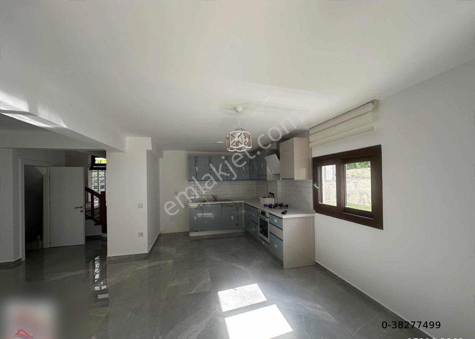 Adabükü Boğaziçi Doktorlar Sitesinde İkiz Müstakil Villa - Görsel 10