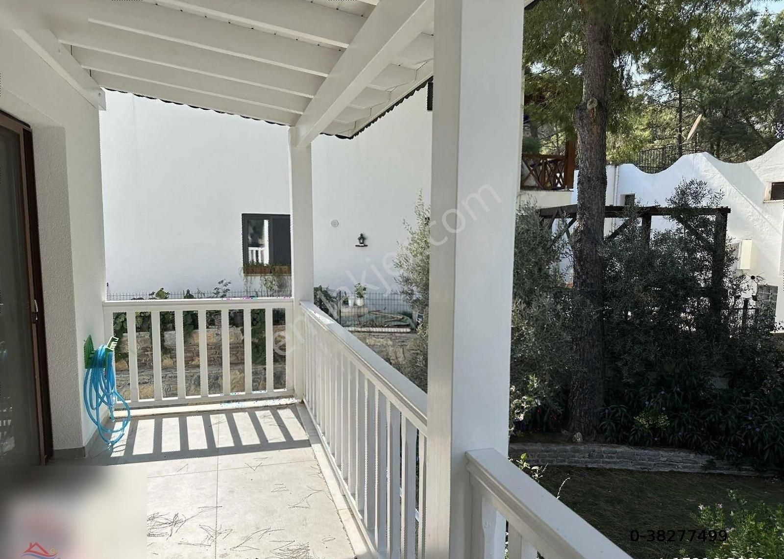 Adabükü Boğaziçi Doktorlar Sitesinde İkiz Müstakil Villa - Görsel 30