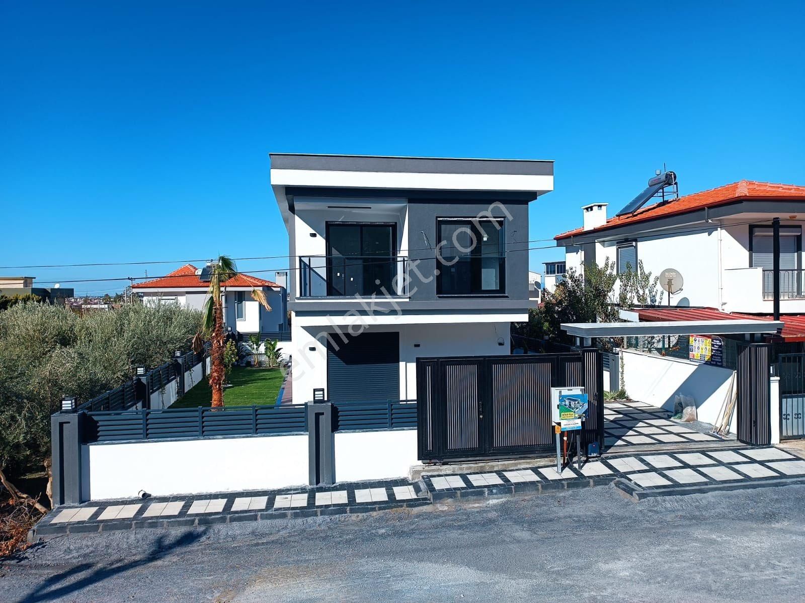 Kuşadası Güzelçamlıda Millipark Ormanlarının Eteklerinde Satılık Lüks Villa