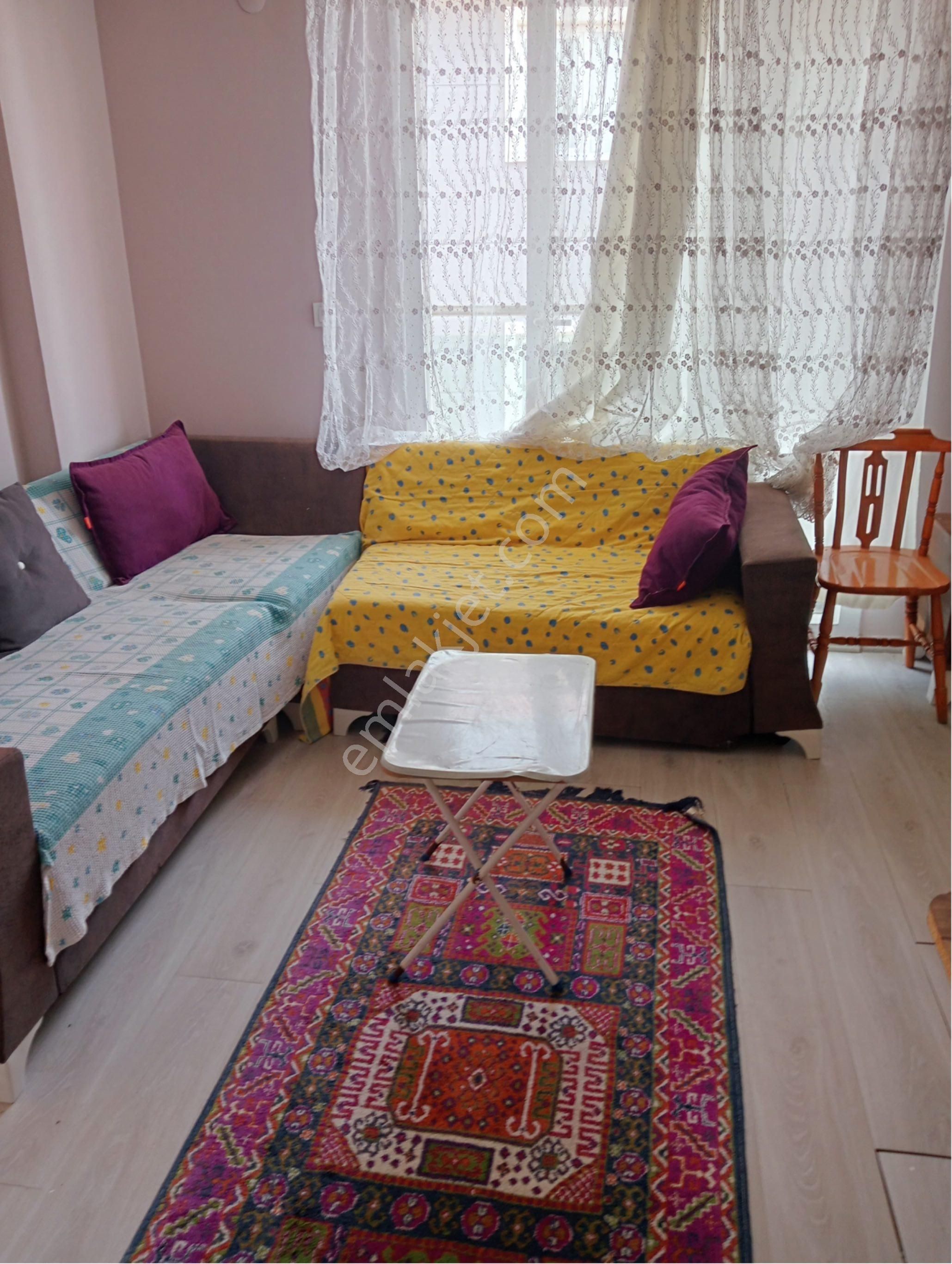Full Eşyalı 1+1 Daire Üniversite Karşısı
