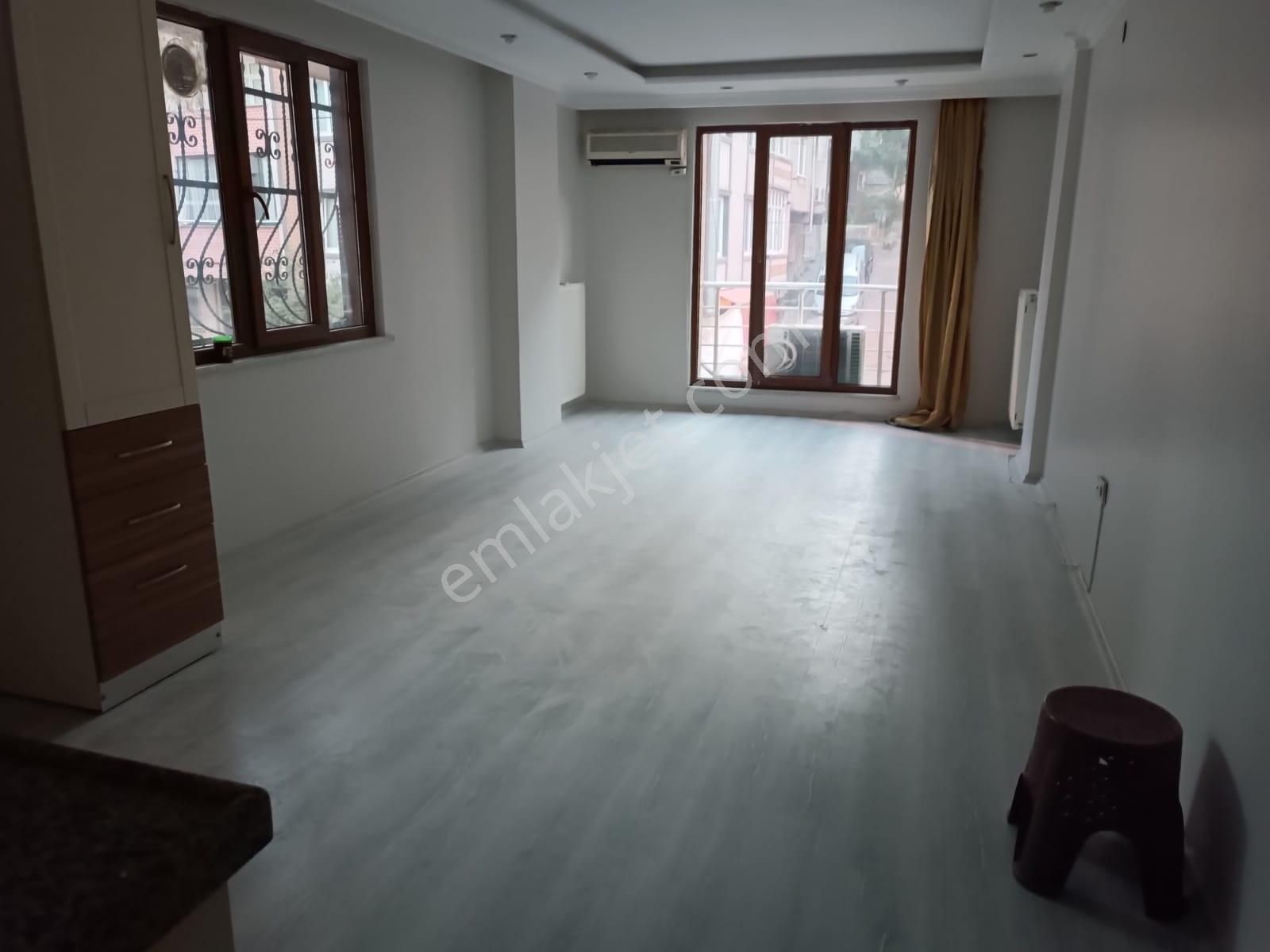 Bağlarbaşı Mah. Kavaklıdere Sokak'ta Kiralık 65m2 1+1 Giriş Kat Daire