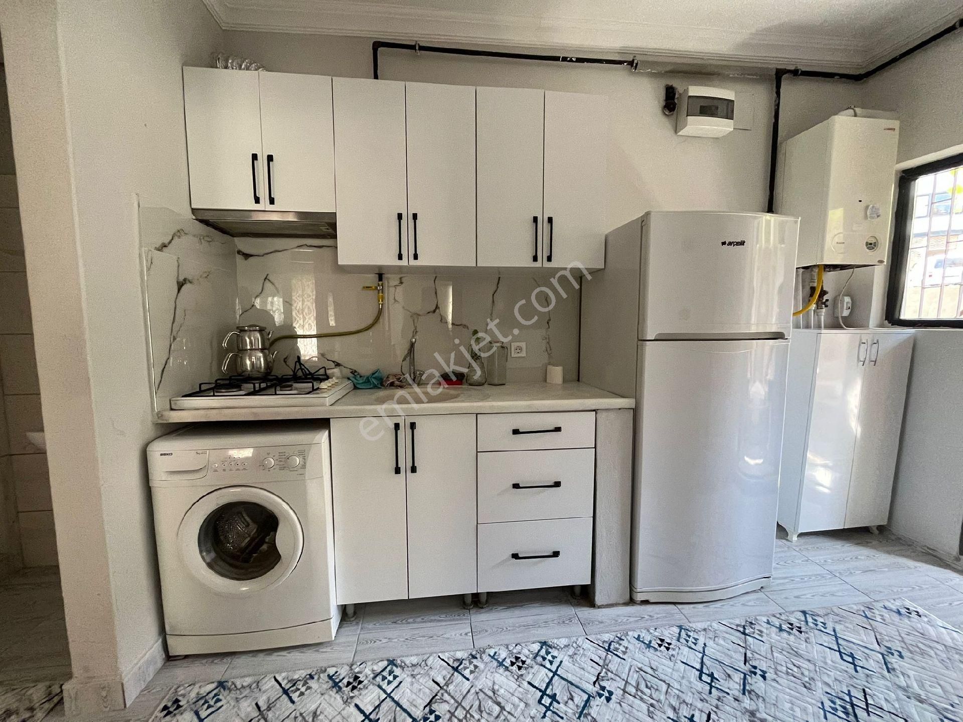 Sezgin Aslan'dan Yenidoğan Mah. De Eşyalı Kiralık Daire