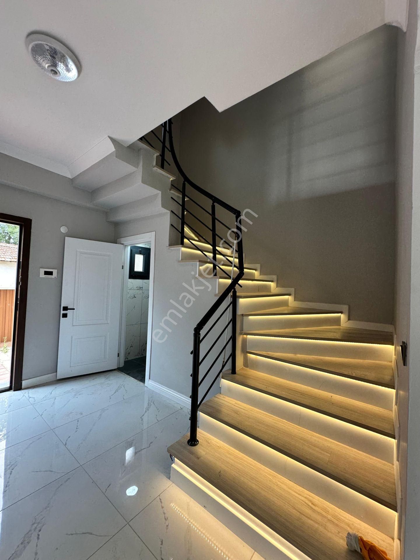 Tek Gayrimenkulden 3+1 250 M² Satılık Lüx Villa