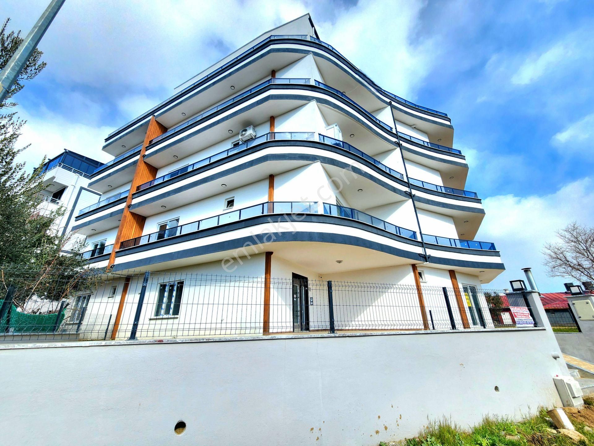Berkay Demirel'den 60 M2 Bahçe Kullanımı Olan Satılık Sıfır 1+1