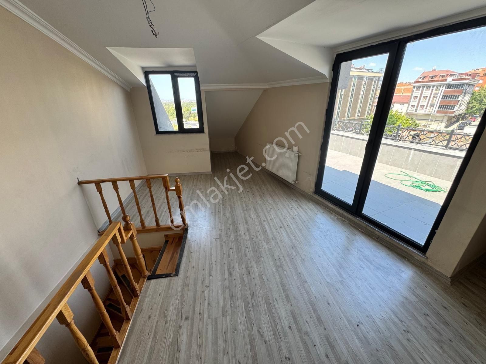 Home Ofis İçin Uygun 2+1 Dublrks Site İçerisinde Otoparklı
