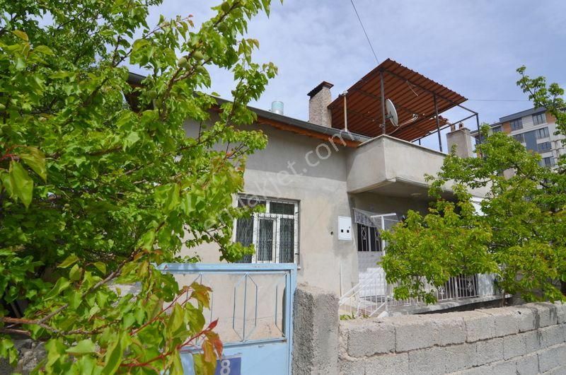 Acil Hocacihanda Satılık Müstakil 3+1 Ev