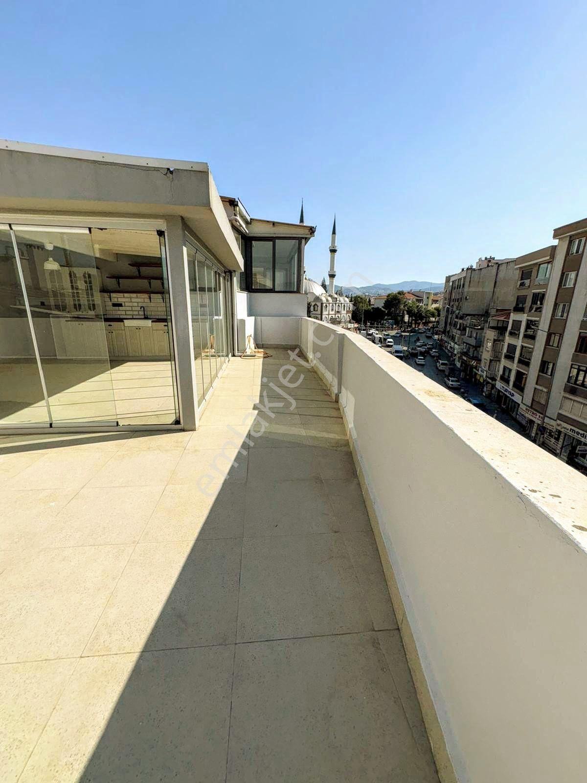 Saim Çıkrıkçı Cad 4+1 Teraslı Dubleks 3 Banyo 2 Mutfaklı Satılık - Görsel 34