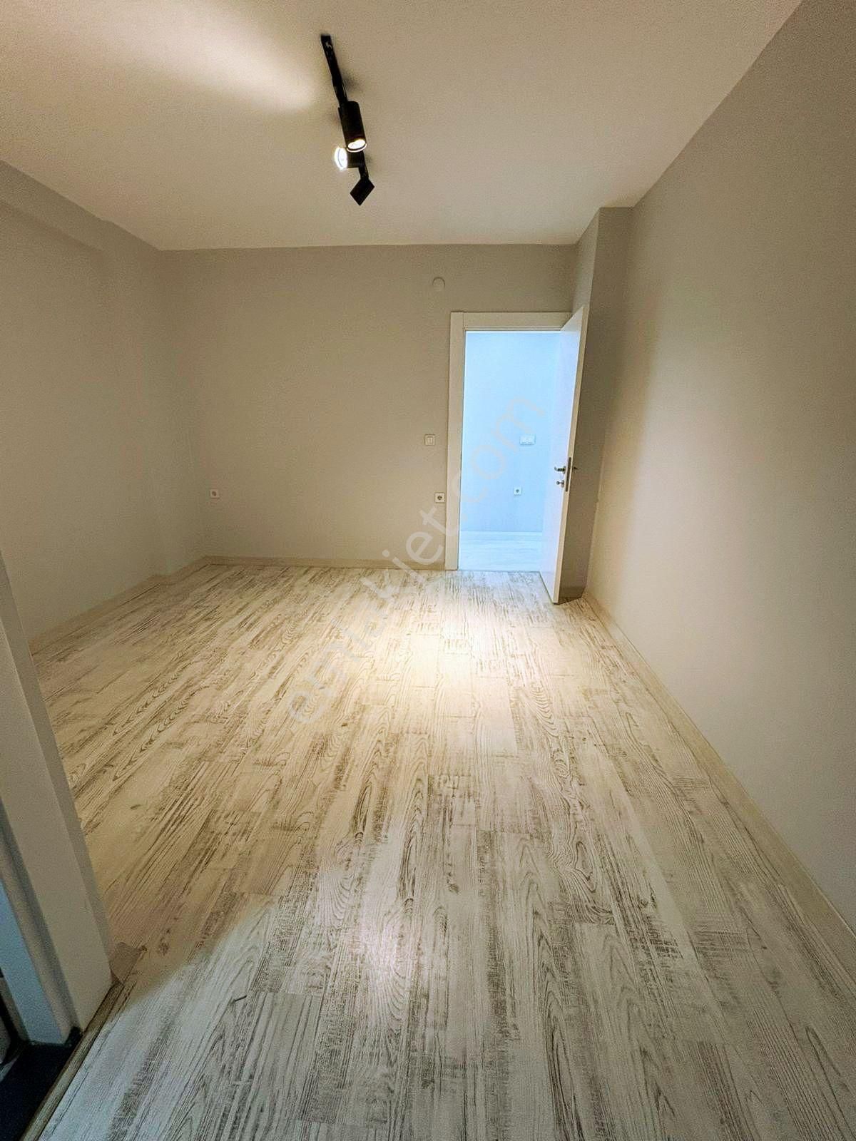 Saim Çıkrıkçı Cad 4+1 Teraslı Dubleks 3 Banyo 2 Mutfaklı Satılık - Görsel 4