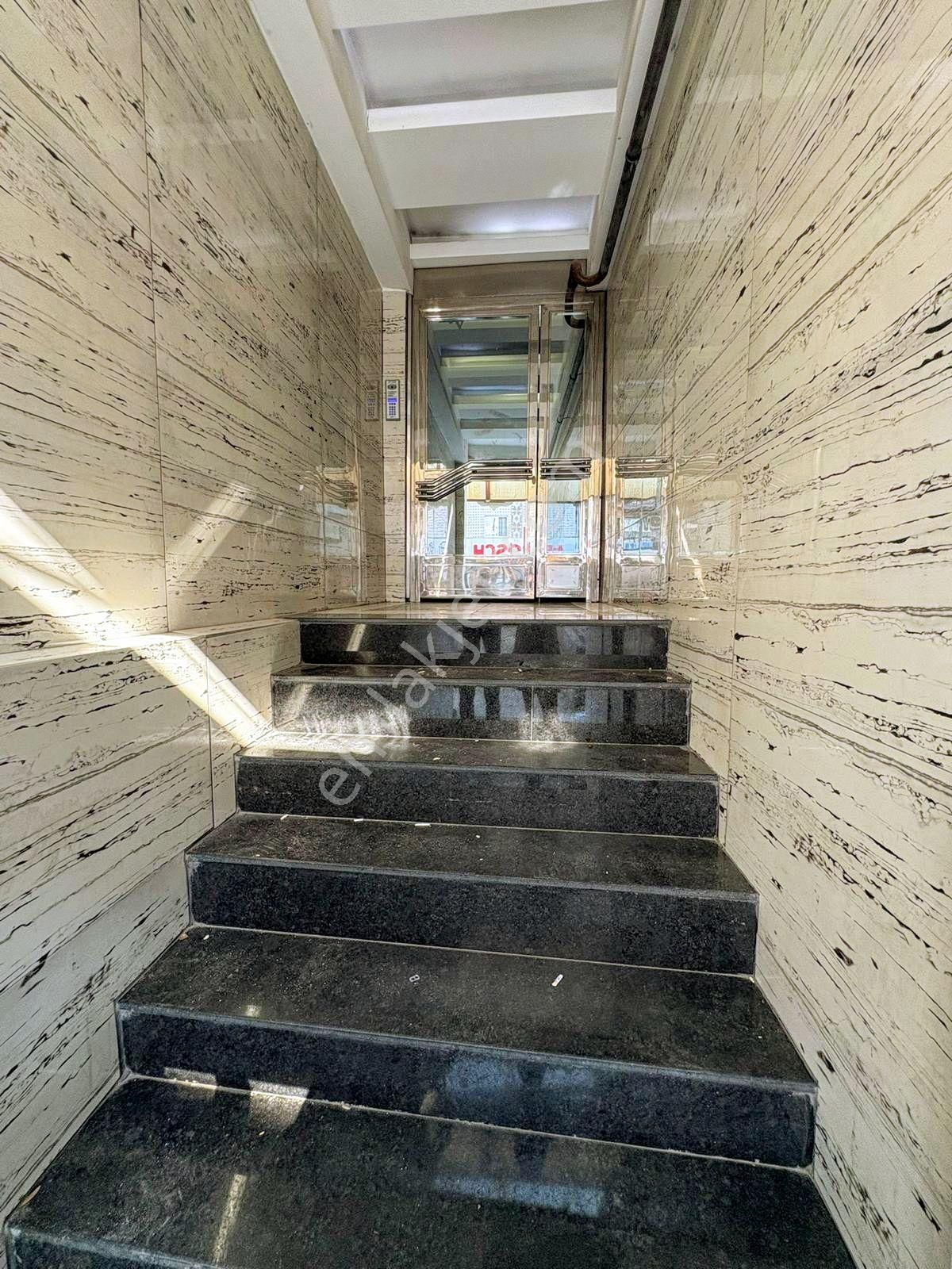 Saim Çıkrıkçı Cad 4+1 Teraslı Dubleks 3 Banyo 2 Mutfaklı Satılık - Görsel 20