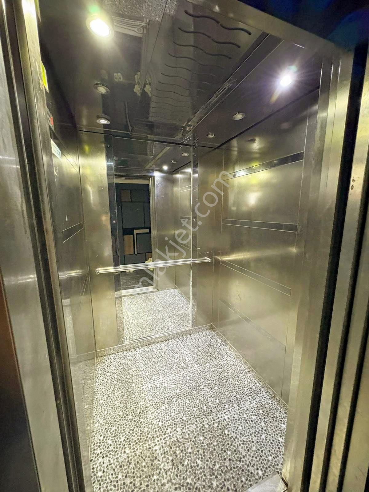 Saim Çıkrıkçı Cad 4+1 Teraslı Dubleks 3 Banyo 2 Mutfaklı Satılık - Görsel 32