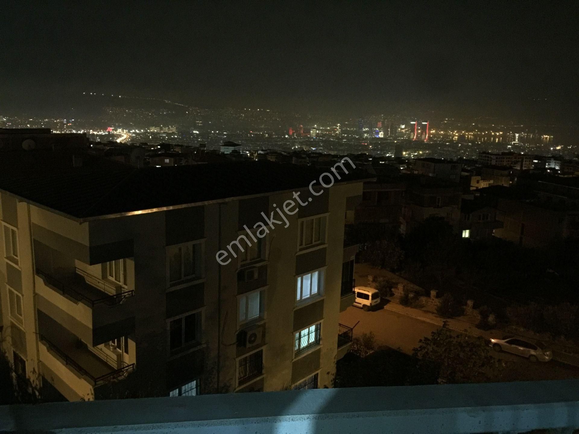 Bornova İnönü Mahallesinde Full Yapılı Full Deniz Manzaralı Kiralık Daire