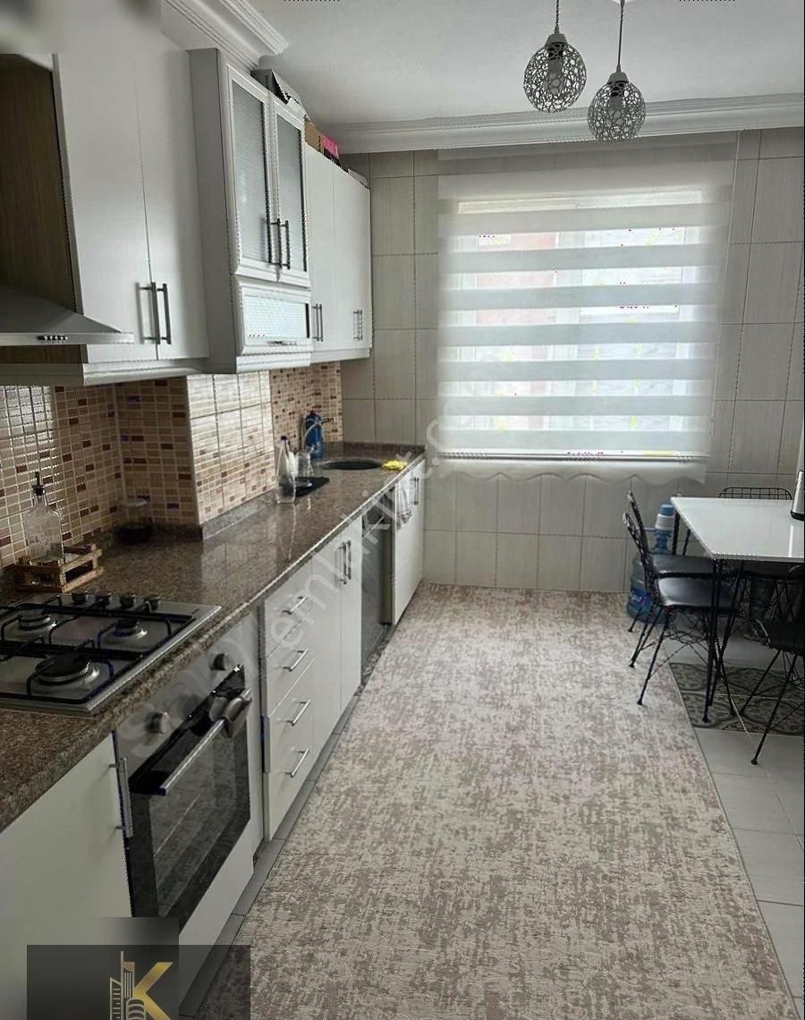 Şafak Mah. Ana Cadde Üzeri Satılık Yapılı Geniş 2+1 Daire Katta
