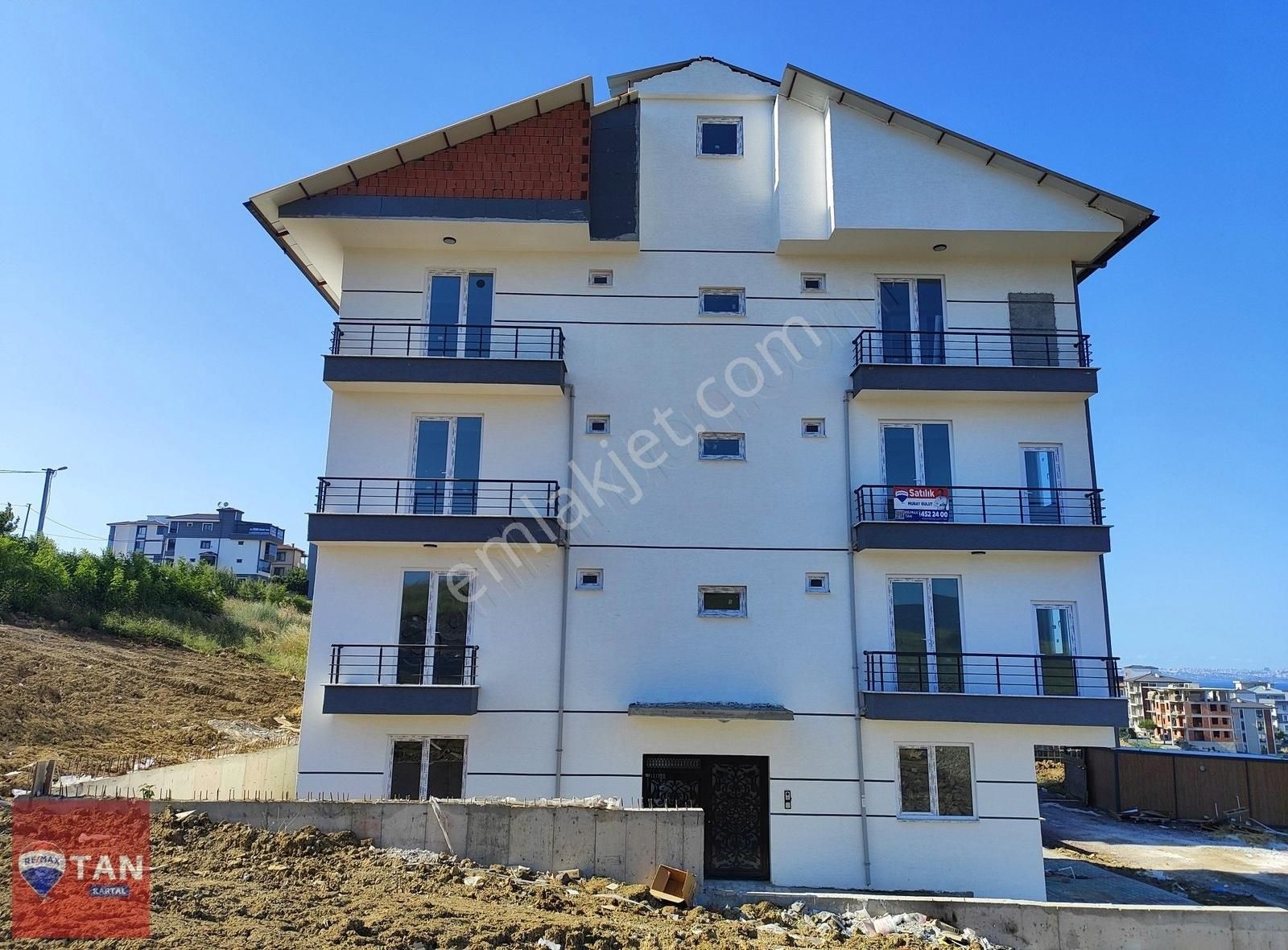 Yalova Çiftlikköy Bayraktepe Satılık 2+1 Ara Kat Daire