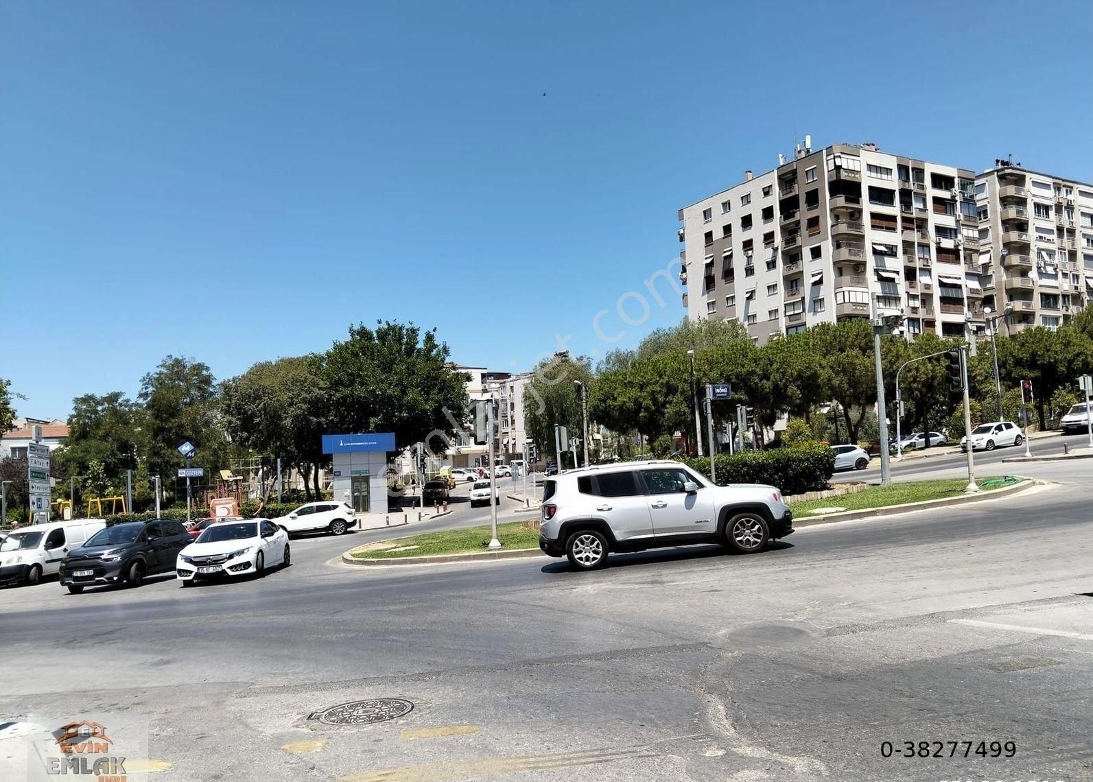Göztepe Metro İstasyonu Yanı Otoparklı Köşe Cepheli 1. Arakat