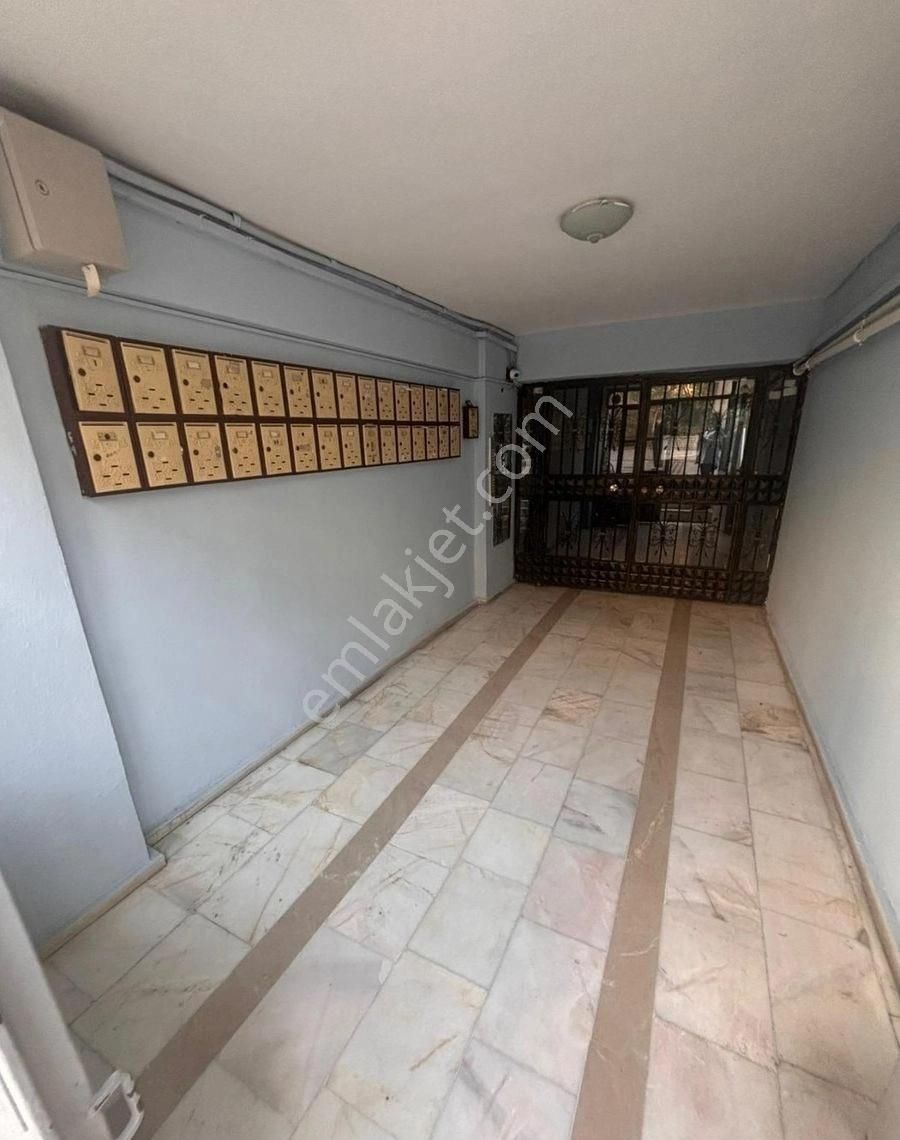 Karabağlar Tahsinyazıcı Mahallesinde 3+1 Arakat Satılık Daire - Görsel 7