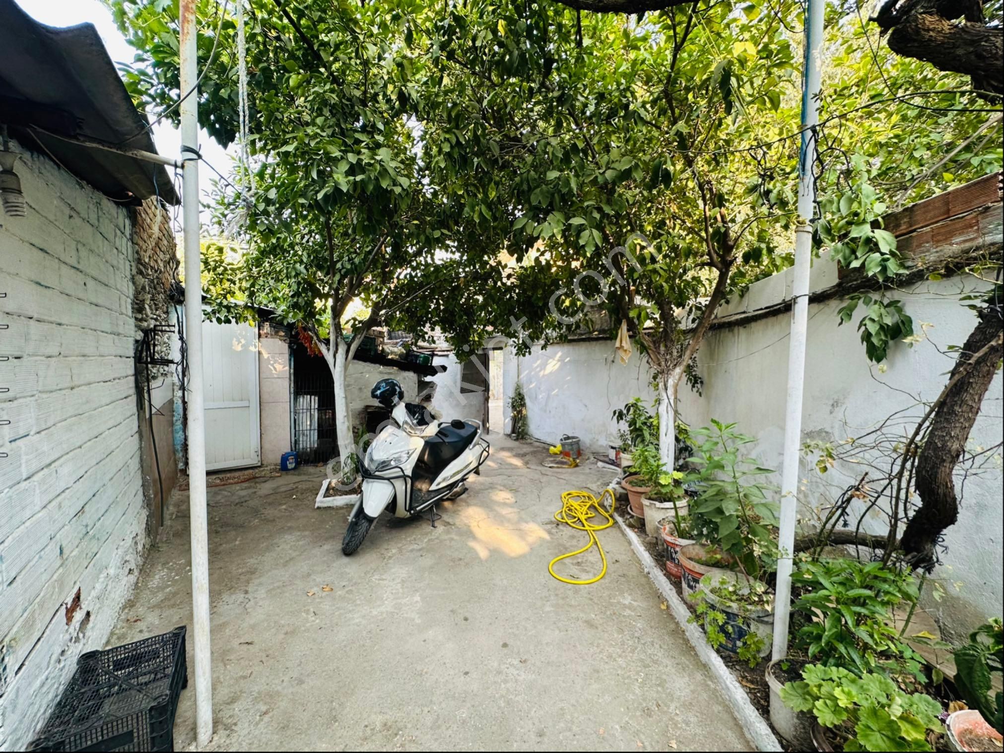 Tire Satılık Müstakil Ev İki Mat İmarlı 150 M2 Tek Ve Resmi Tapulu Bahçeli - Görsel 13