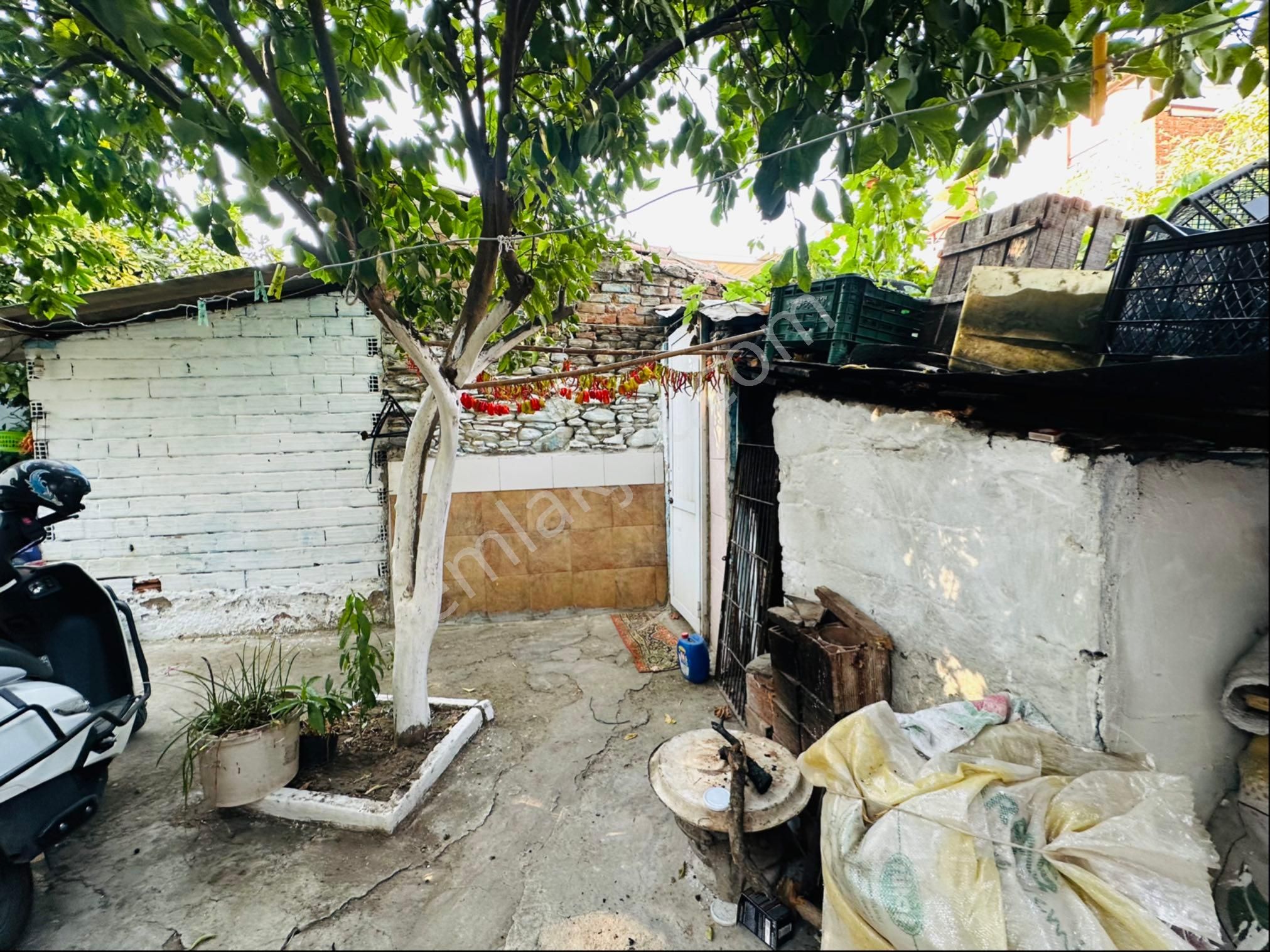 Tire Satılık Müstakil Ev İki Mat İmarlı 150 M2 Tek Ve Resmi Tapulu Bahçeli - Görsel 3