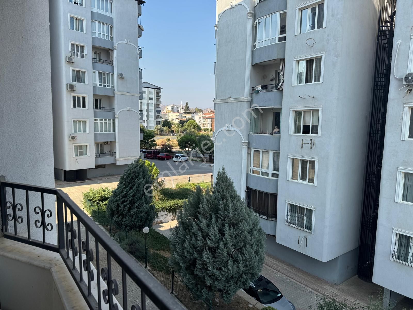 Nazilli Zafer Mahallesi Merkezi Konum Site İçerisinde Satılık 3+1 Doğalgazlı Asansörlü Daire