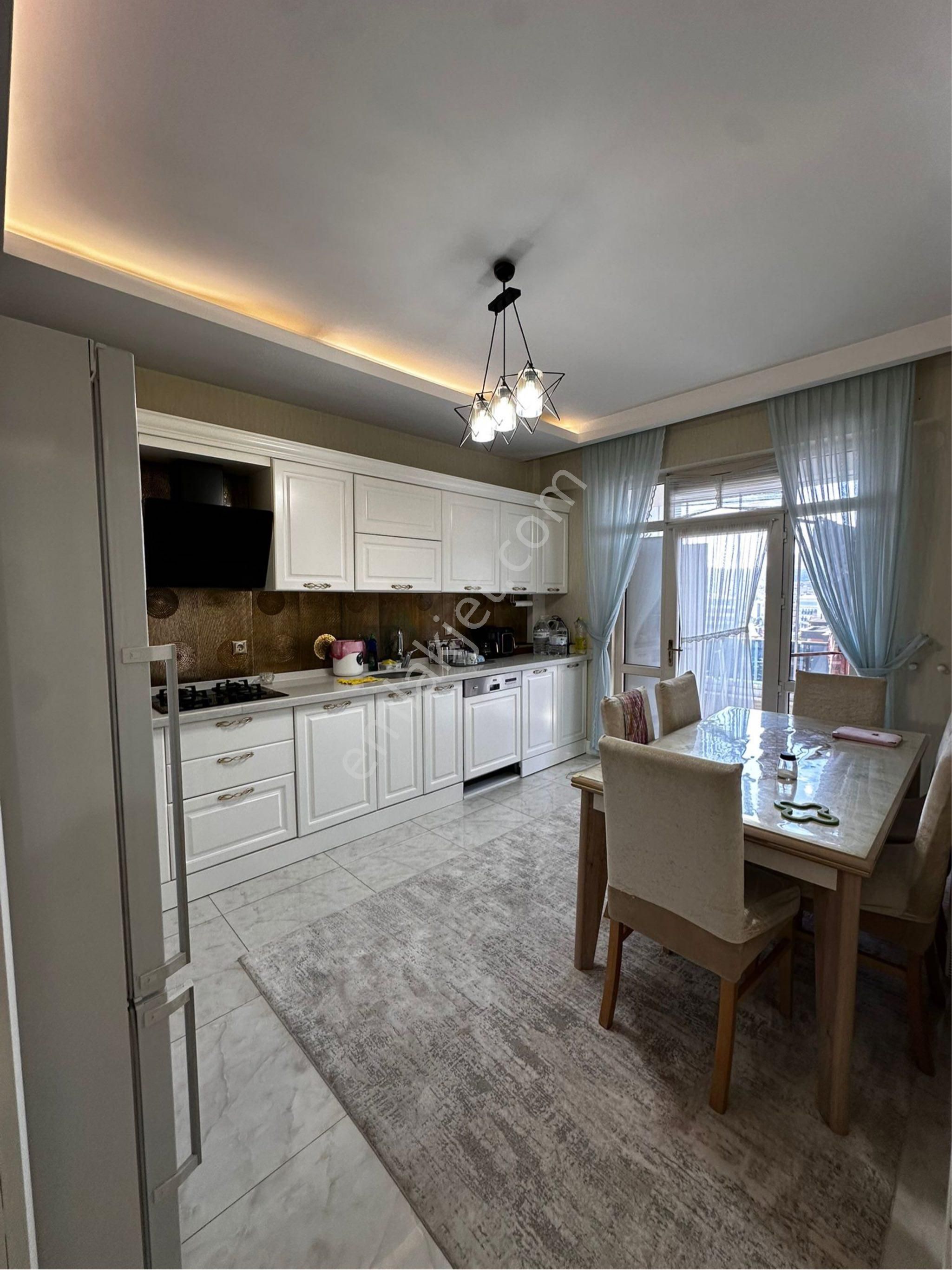 Yaka Fatih Cd Si Cepheli Lüks 3+1 - Görsel 9