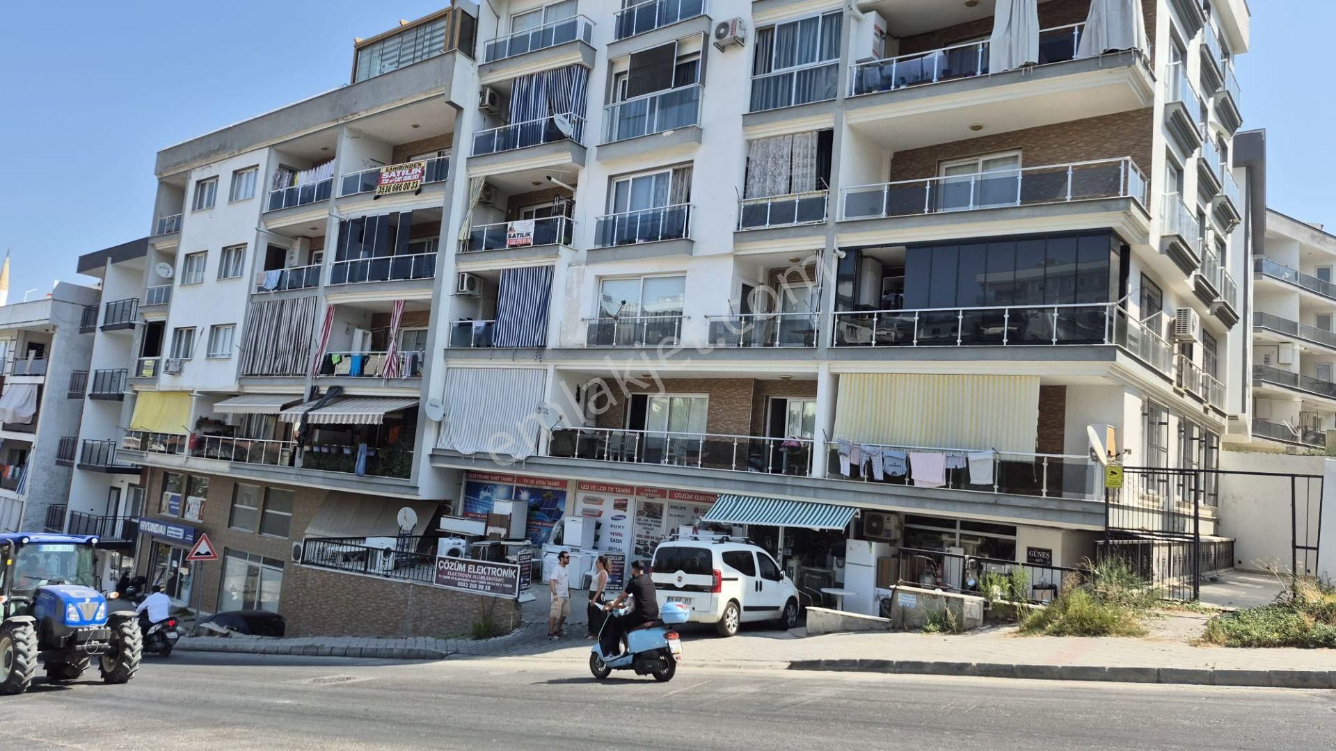 Kuşadası Merkezde Satılık 2+1 Daire – Güneybatı Cepheli