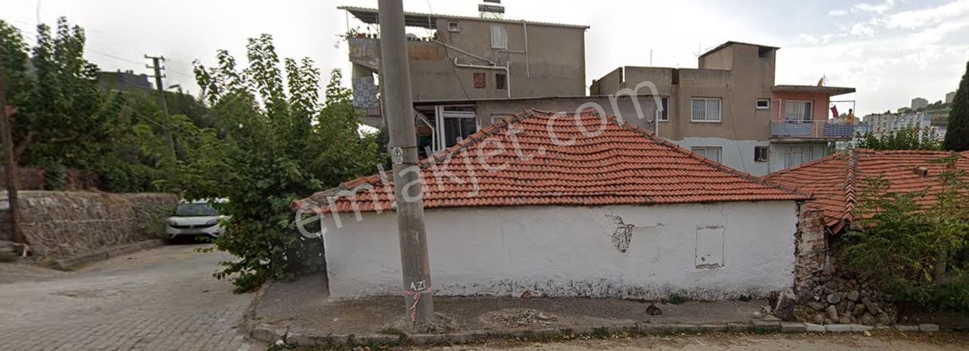 Sahibinden 241m2'lik Köşe Avlulu Ev 60m2 Hisseli Tapu Satılık!